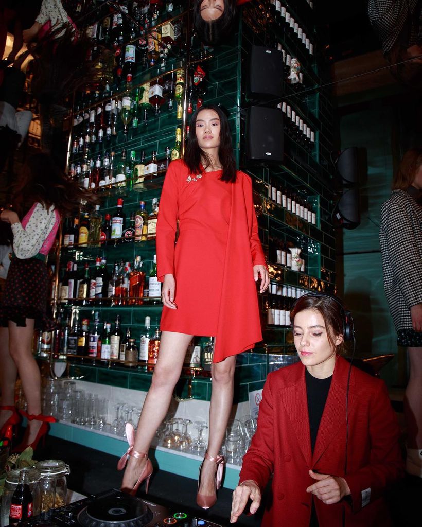 Fashion TV-BsncbN1gMVC-0