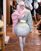 Fashion TV-BtBDxb6AZ6Y-4