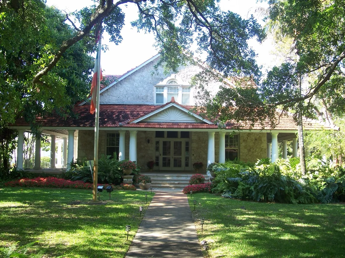 Architettura in stile Mediterranean Revival a Coral Gables Miami - quartiere residenziale esclusivo