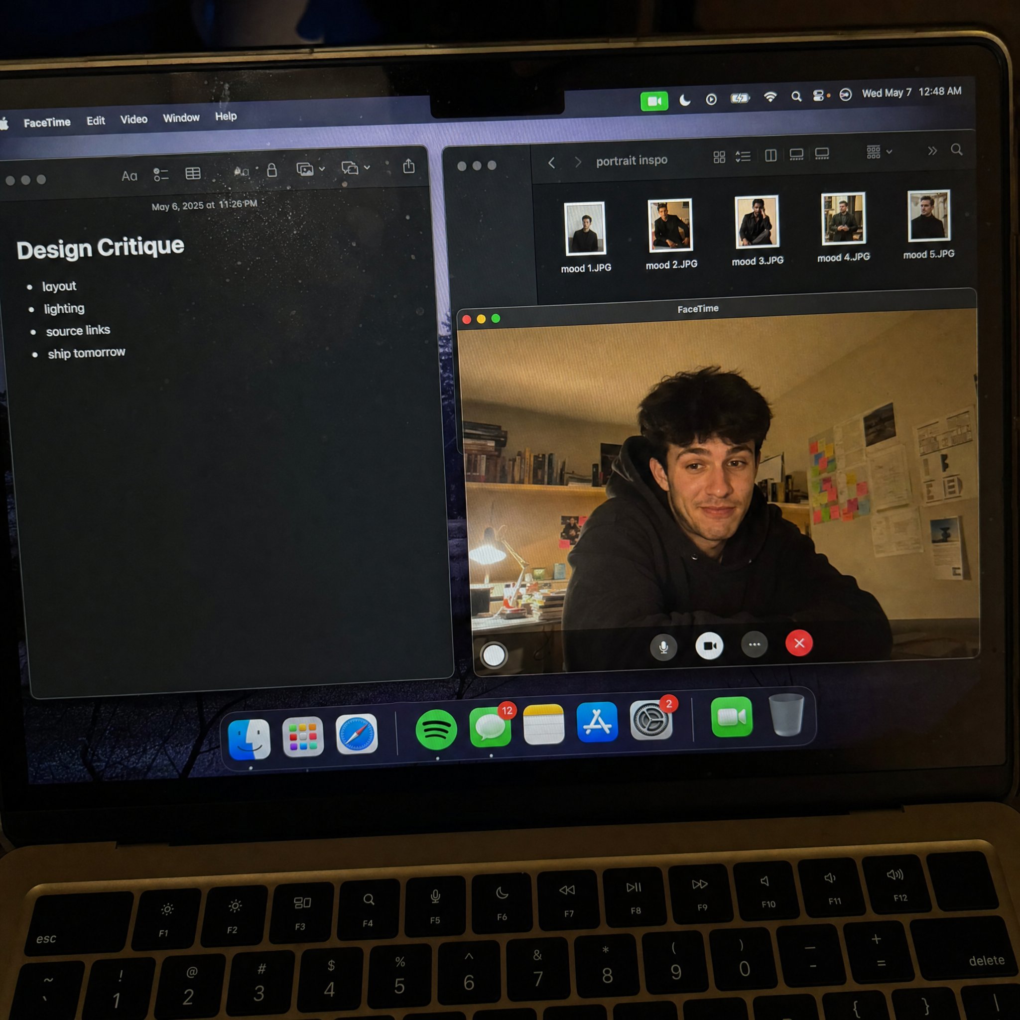 手机拍摄 FaceTime 工作屏幕