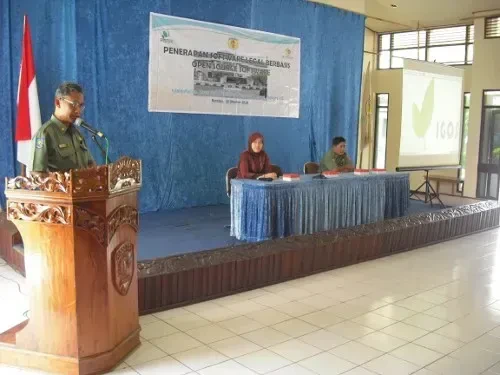 Implementasi Open Source Software di Hulu Sungai Tengah