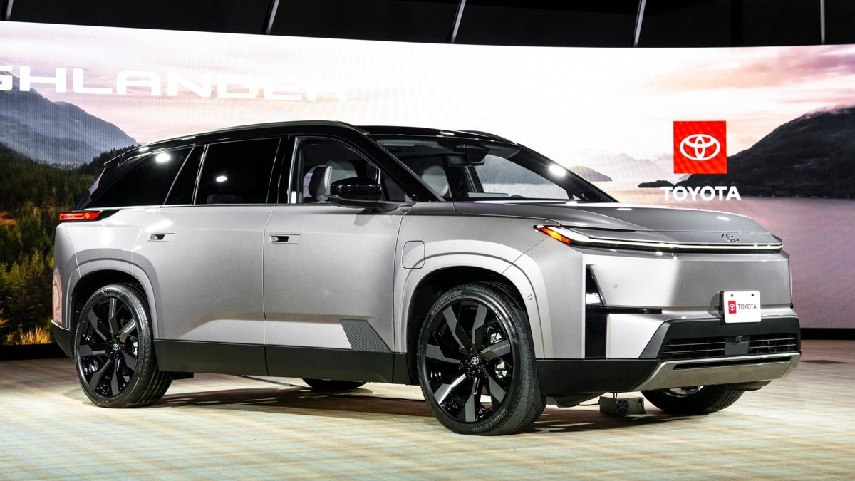 Новый Toyota Highlander EV: запуск отложен на два месяца