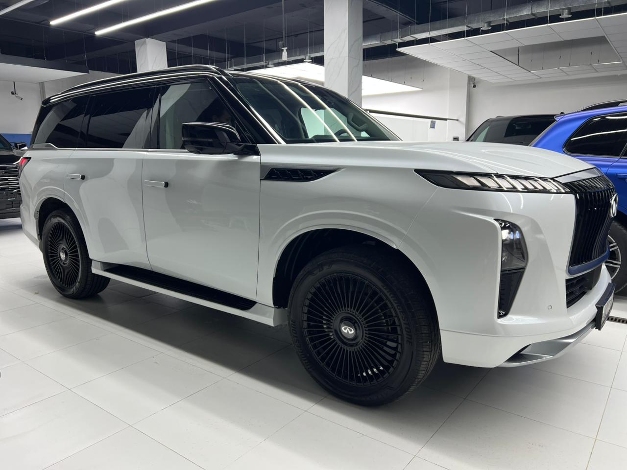 Infiniti QX80 2026 на кованых дисках FORZA