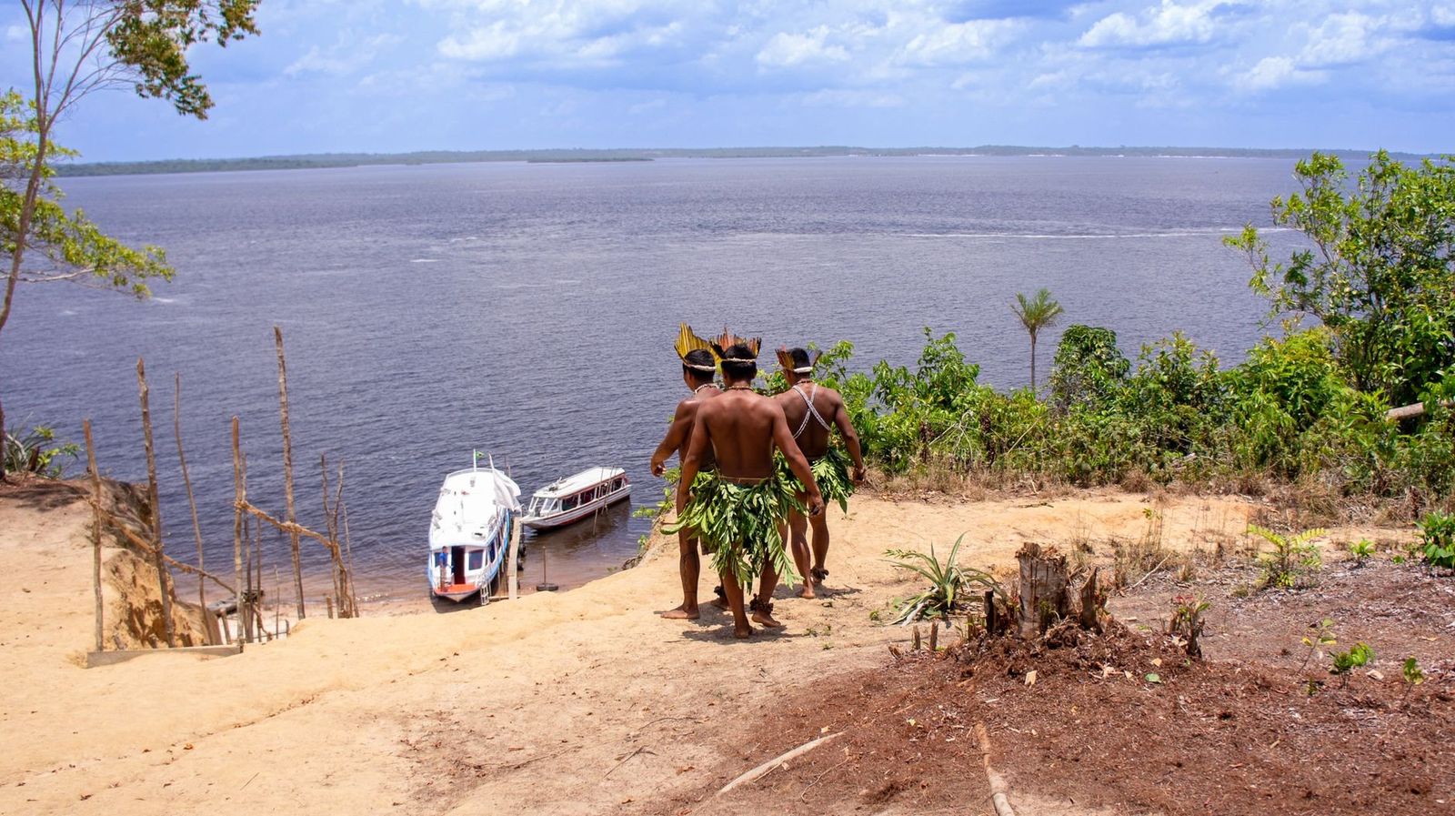 Amazon river village landing at Boca da Valeria