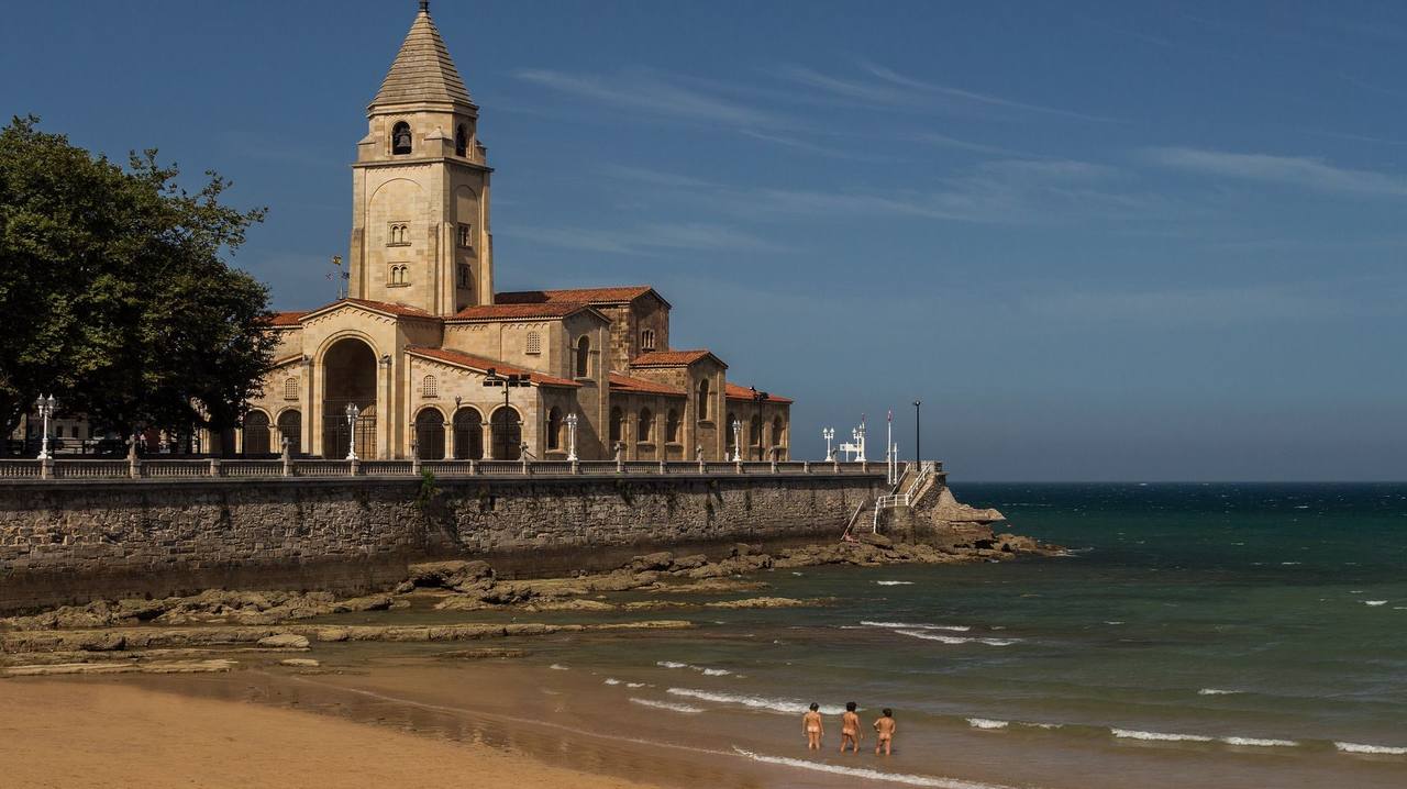 Same San Pedro / San Lorenzo as ports/gijon