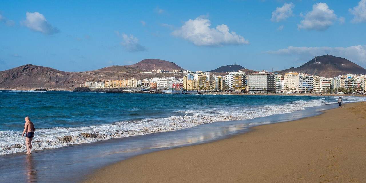 Same Las Canteras as ports/las-palmas