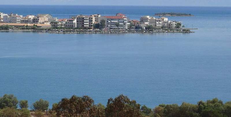 Itea harbour on the Gulf of Corinth below the road to Delphi