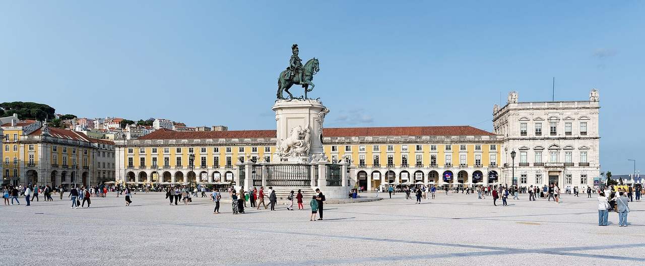 Praça do Comércio and equestrian statue of José I, day, solid blue sky