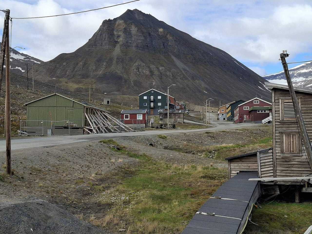 Nybyen colourful houses, Longyearbyen, day, blue sky