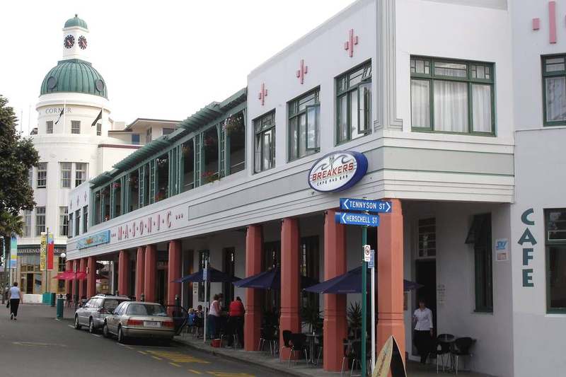 Art Deco façades and Marine Parade in Napier, New Zealand