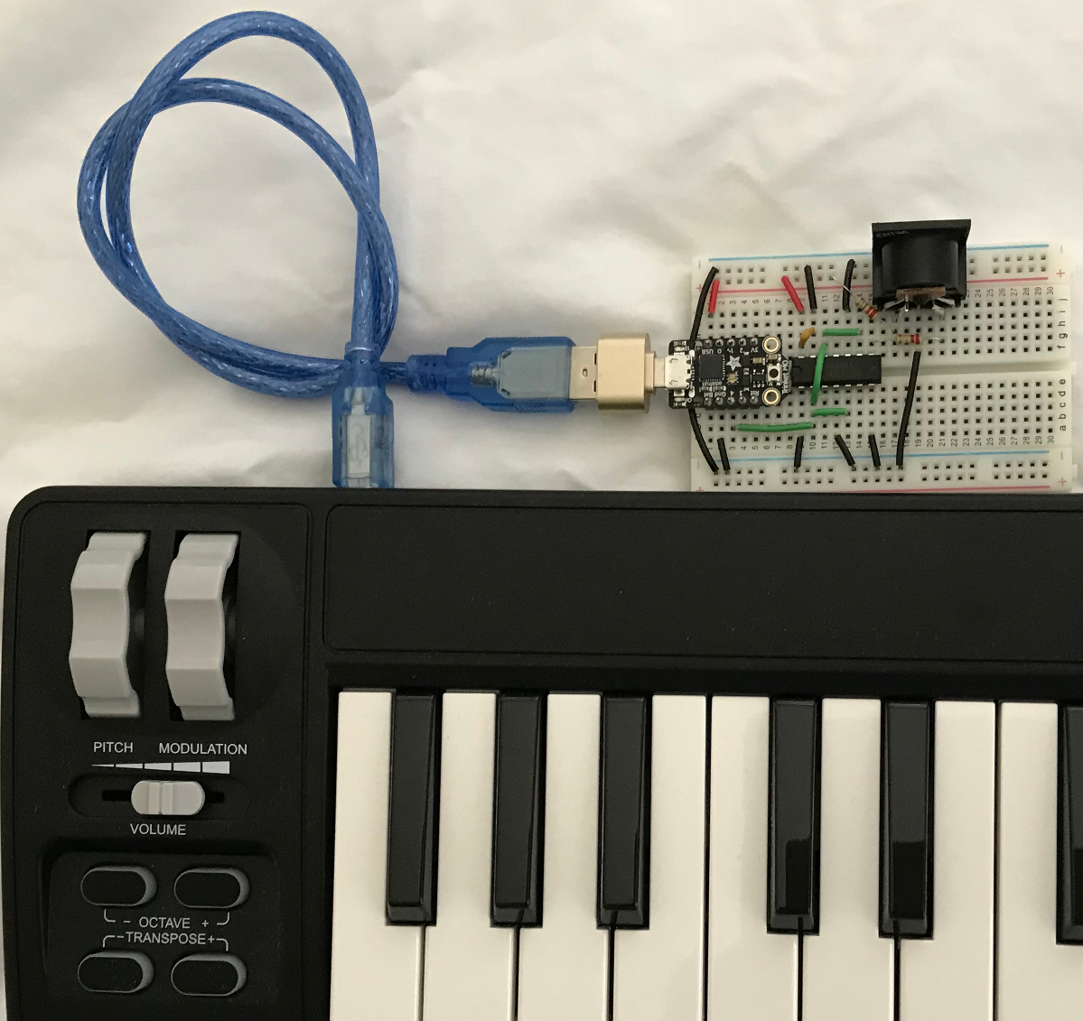 Image of MIDI DIN to MIDI USB Host converter