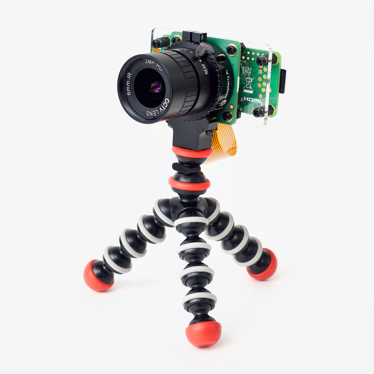 Raspberry Pi Zero W with HQ Camera and wide-angle lens on Tripod
