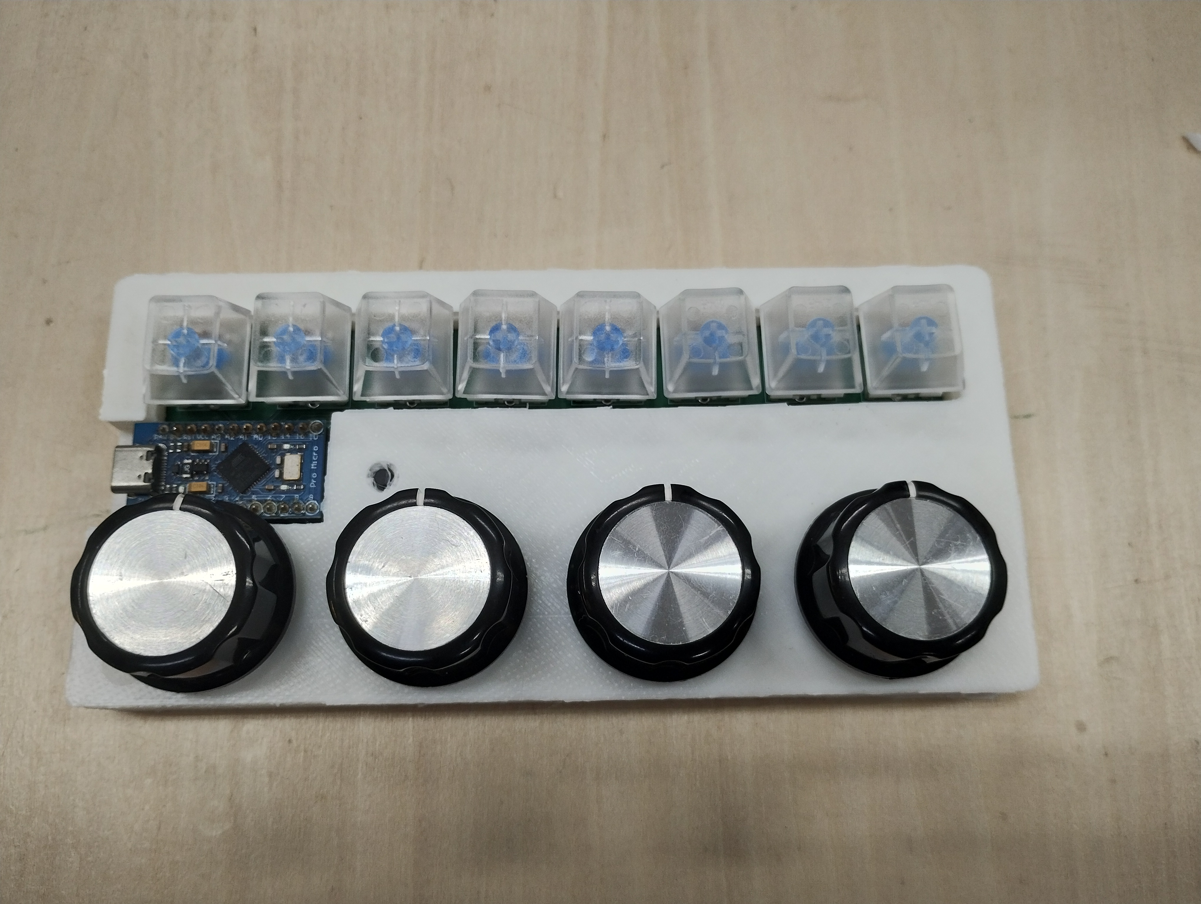 Gejipad 8s4re, from the project README