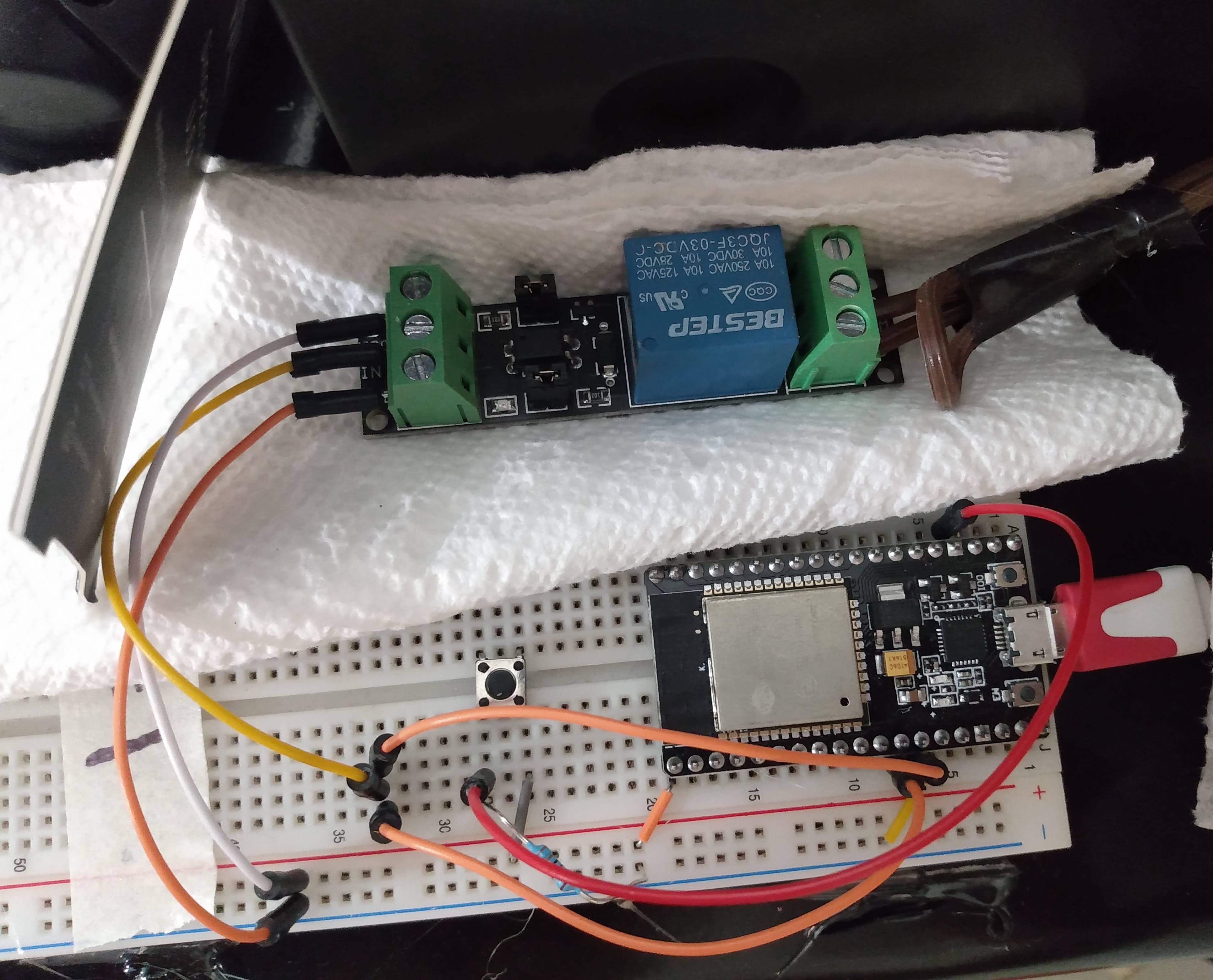 ESP32 Wired to control a light via relay