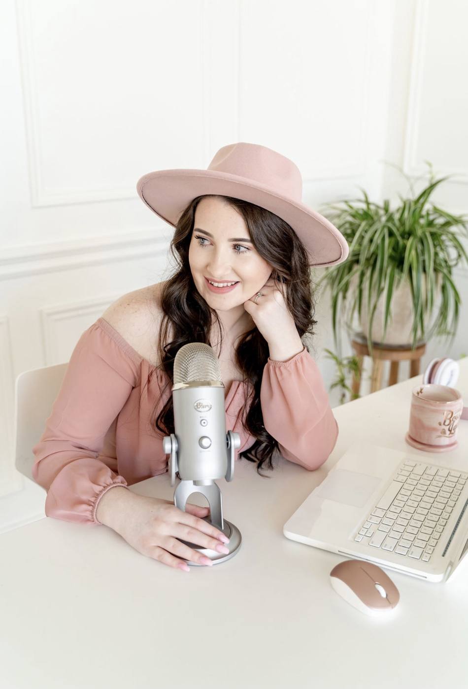Gen, the Showit website designer and blog coach you'll meet on the call