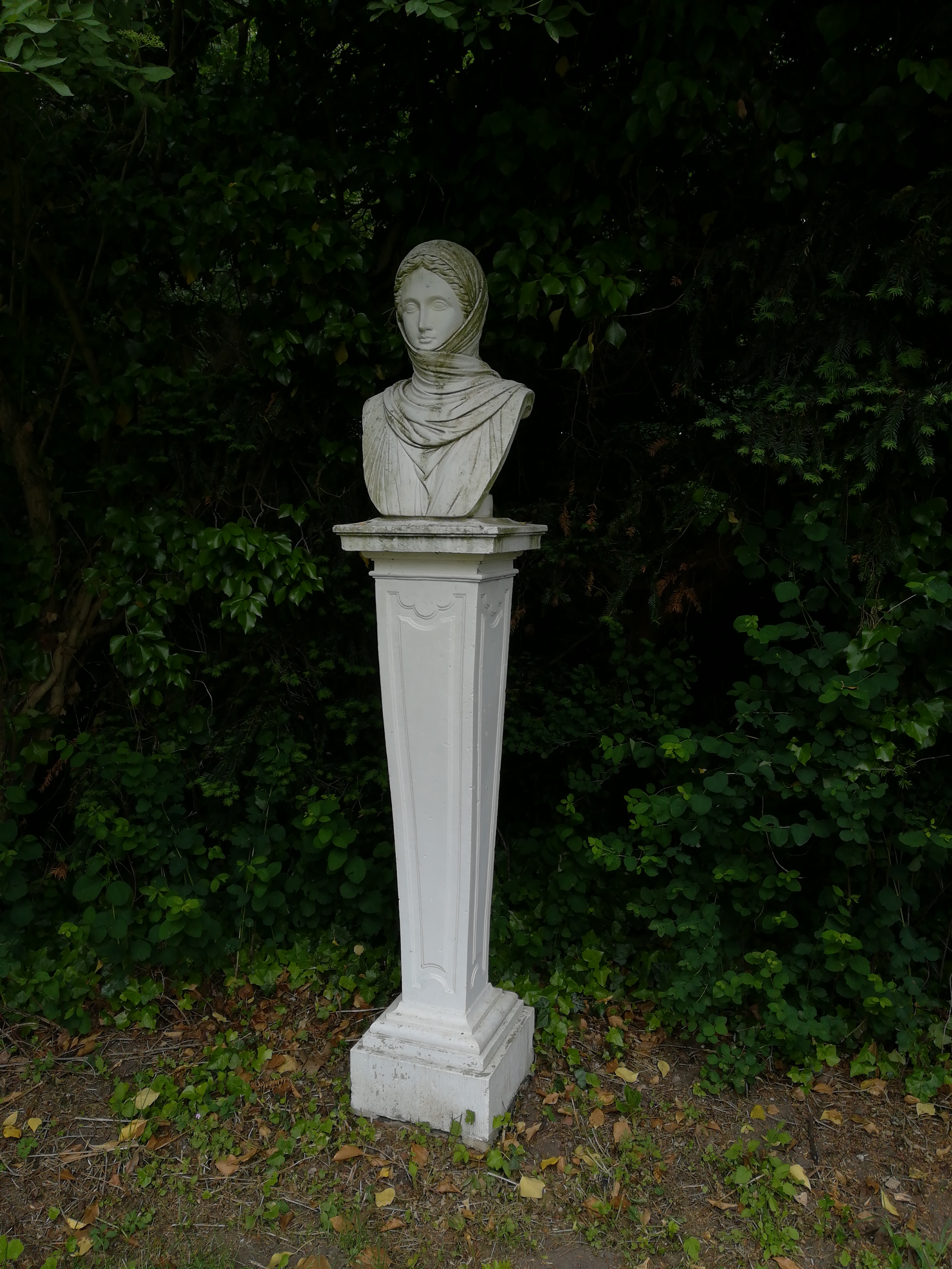 Statue