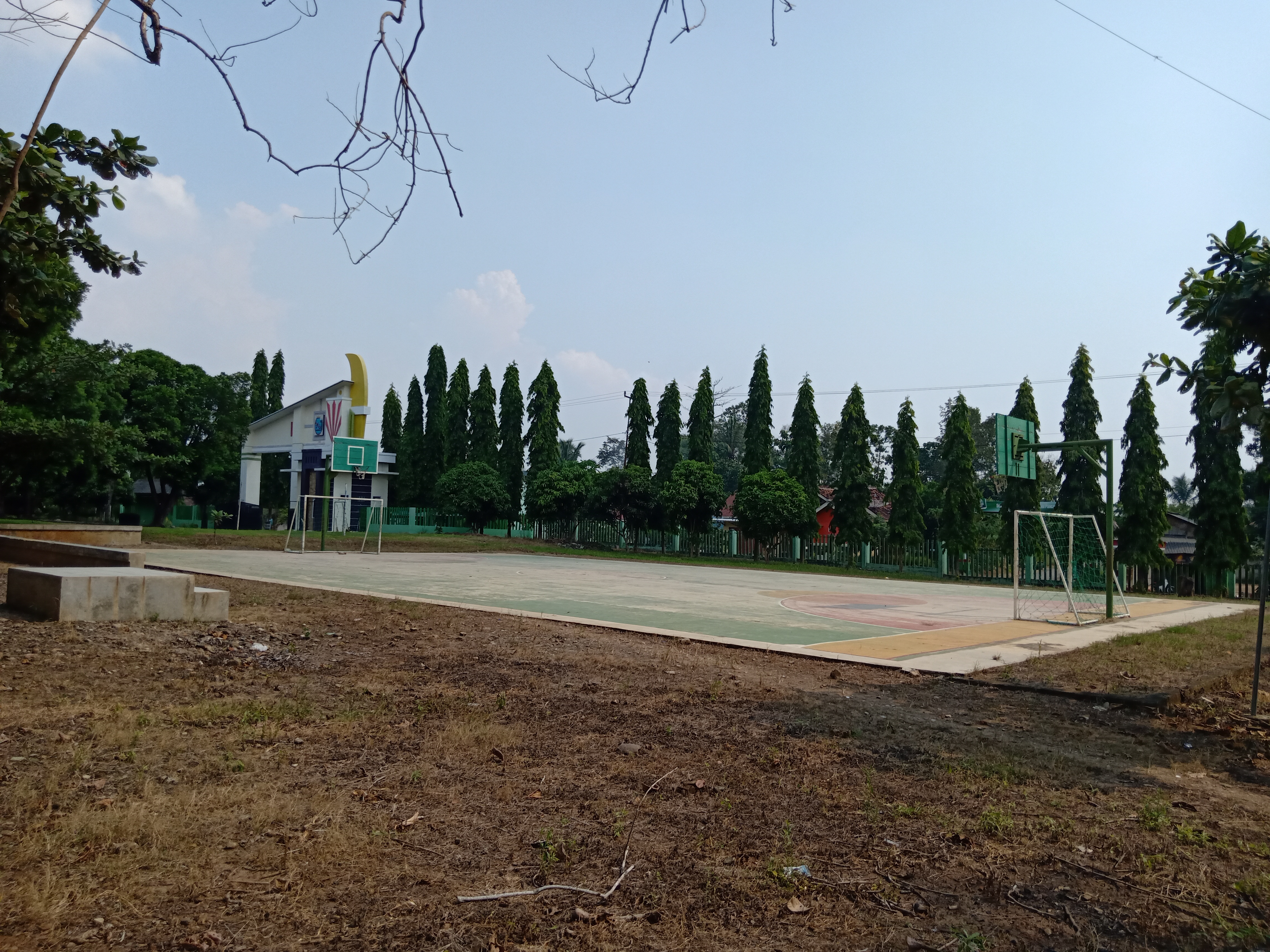Lapangan Sekolah