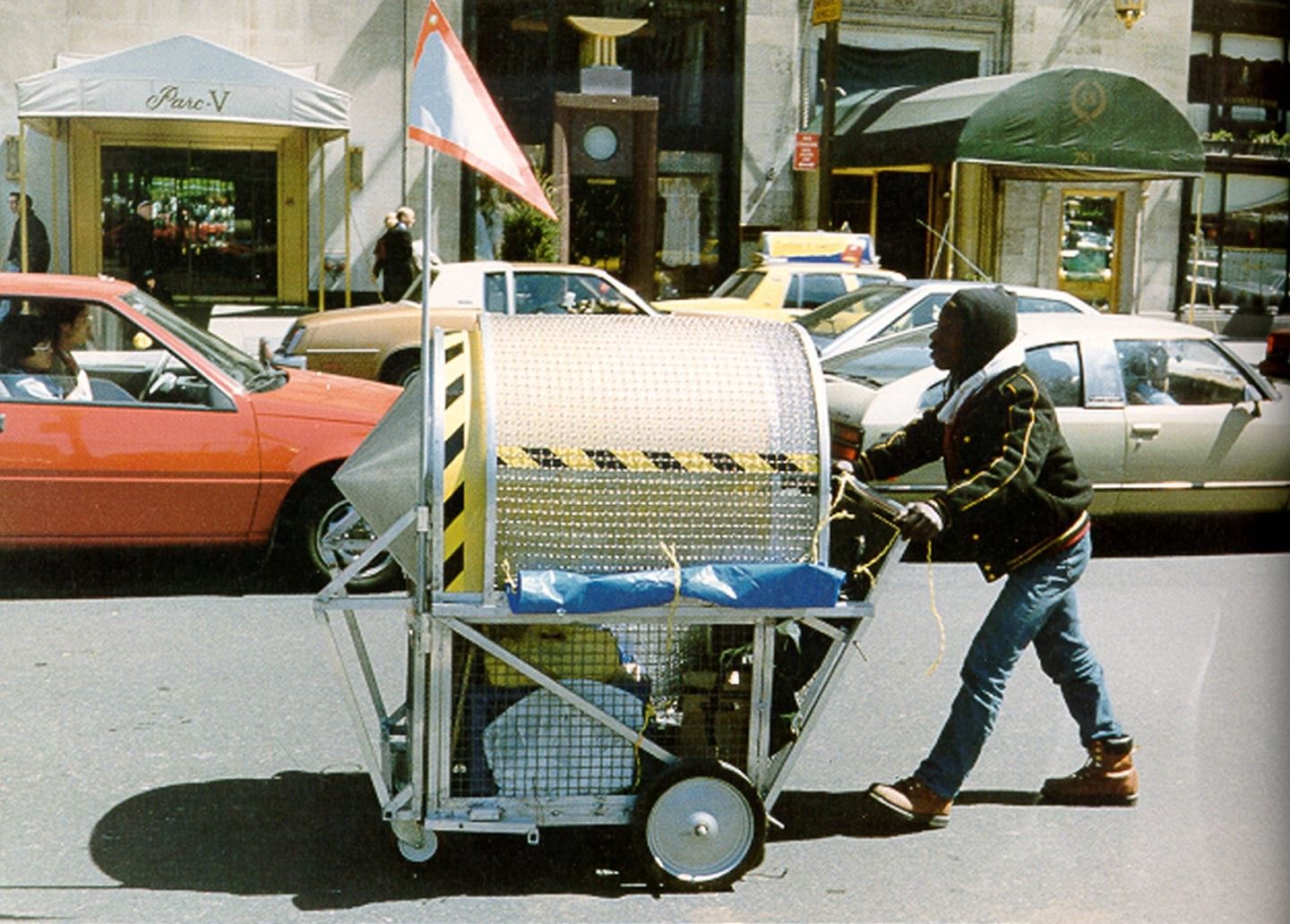 Krzysztof Wodiczko, Homeless Vehicle Project