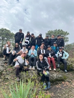 Team Building Hiking Mountain MX 09