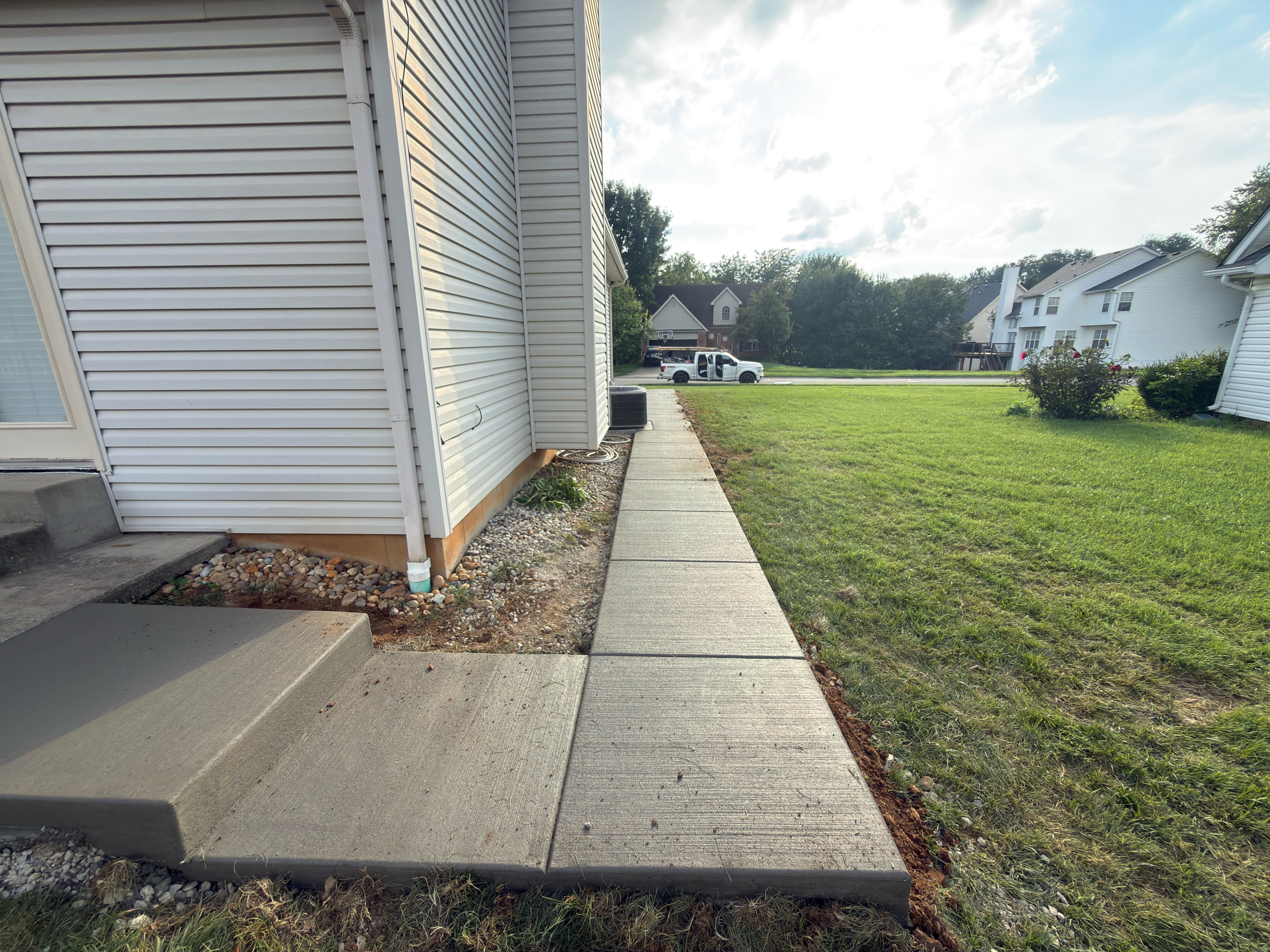 Side walkway completed — MG Concrete LLC