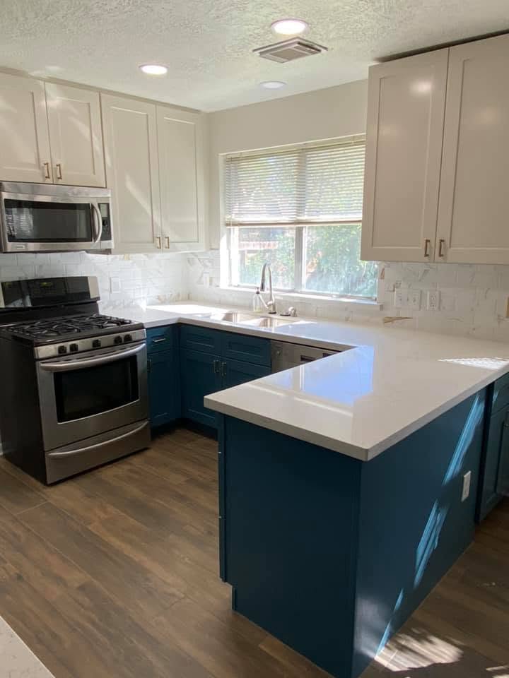 Two-Tone Cabinet Kitchen