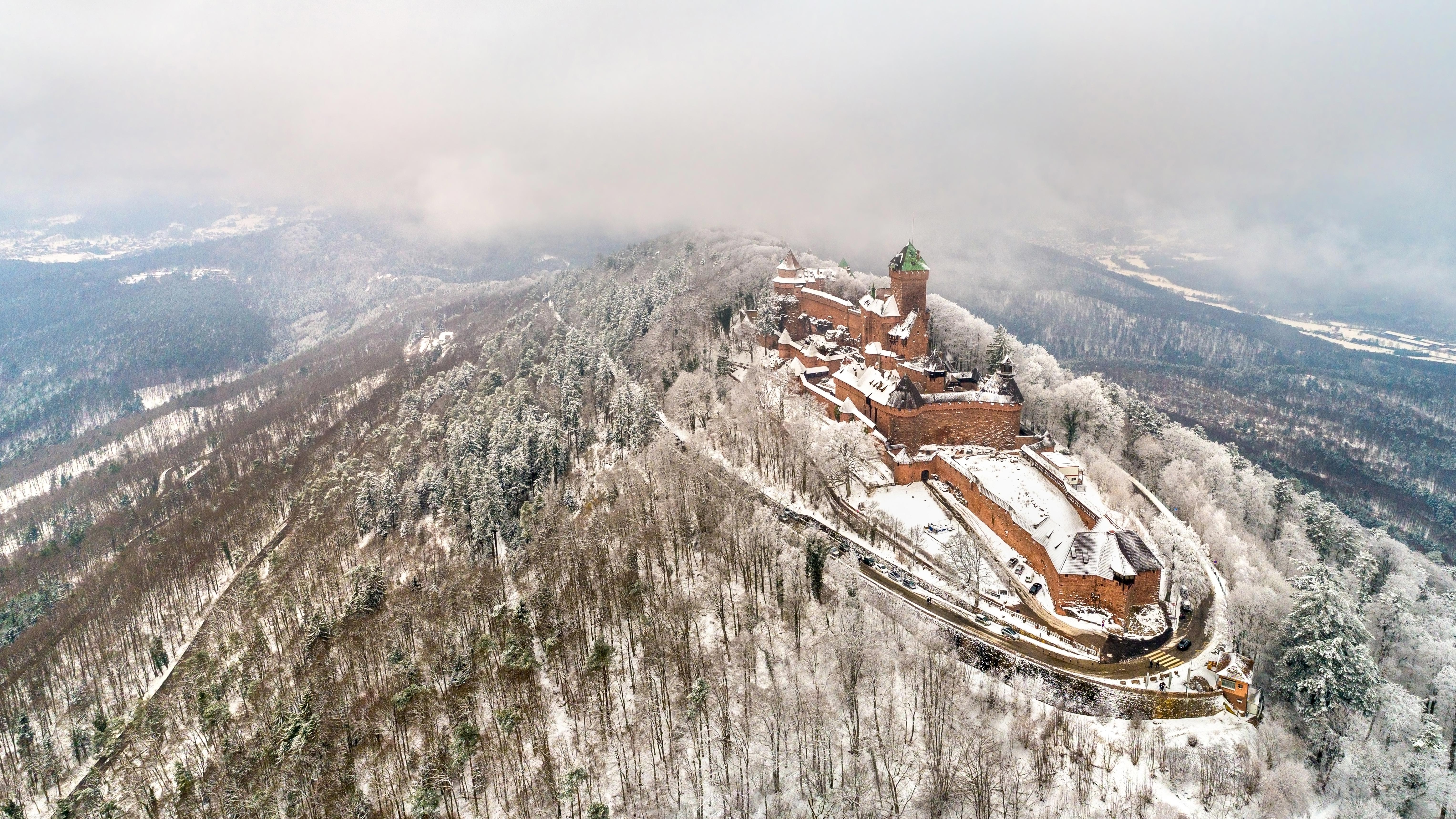 孚日山脉上的国王城堡，法国阿尔萨斯 (© Leonid Andronov/Shutterstock)