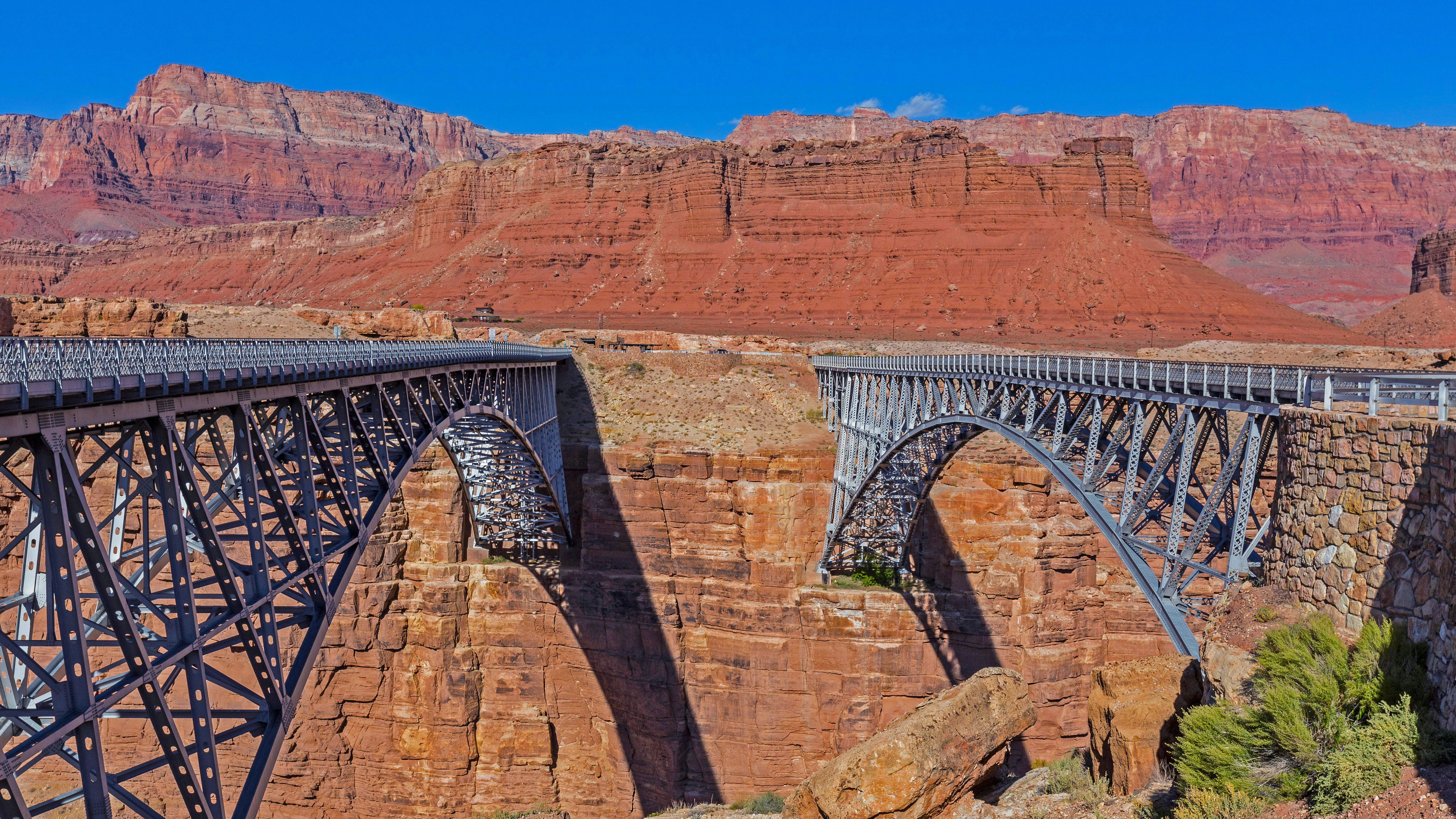 Navajo Bridge over the Colorado River at the Glen Canyon National Recreation Area in northern Arizona (© trekandshoot/Alamy)
