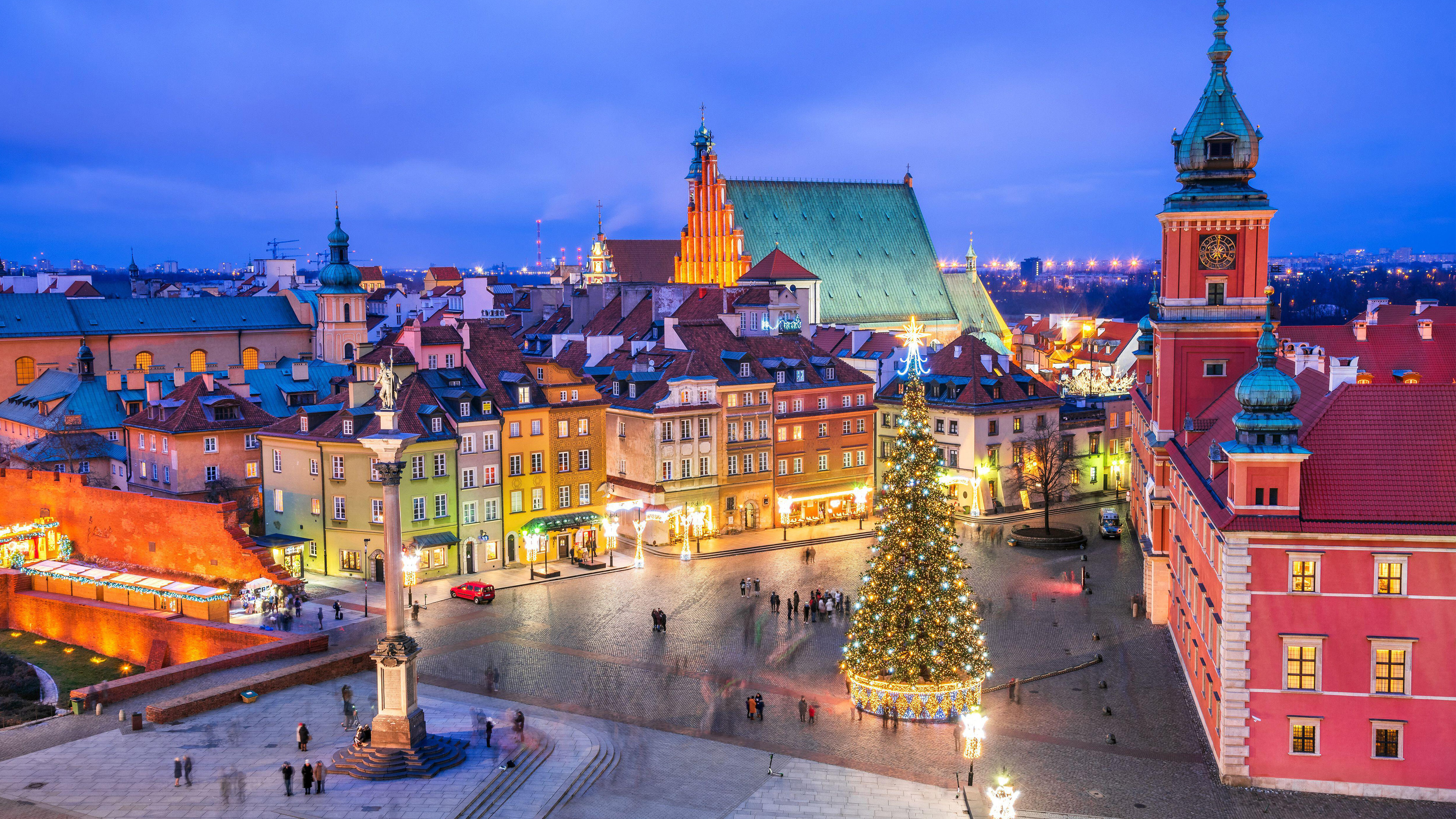 城堡广场的圣诞树，华沙古城，波兰 (© Panther Media GmbH/Alamy Stock Photo)