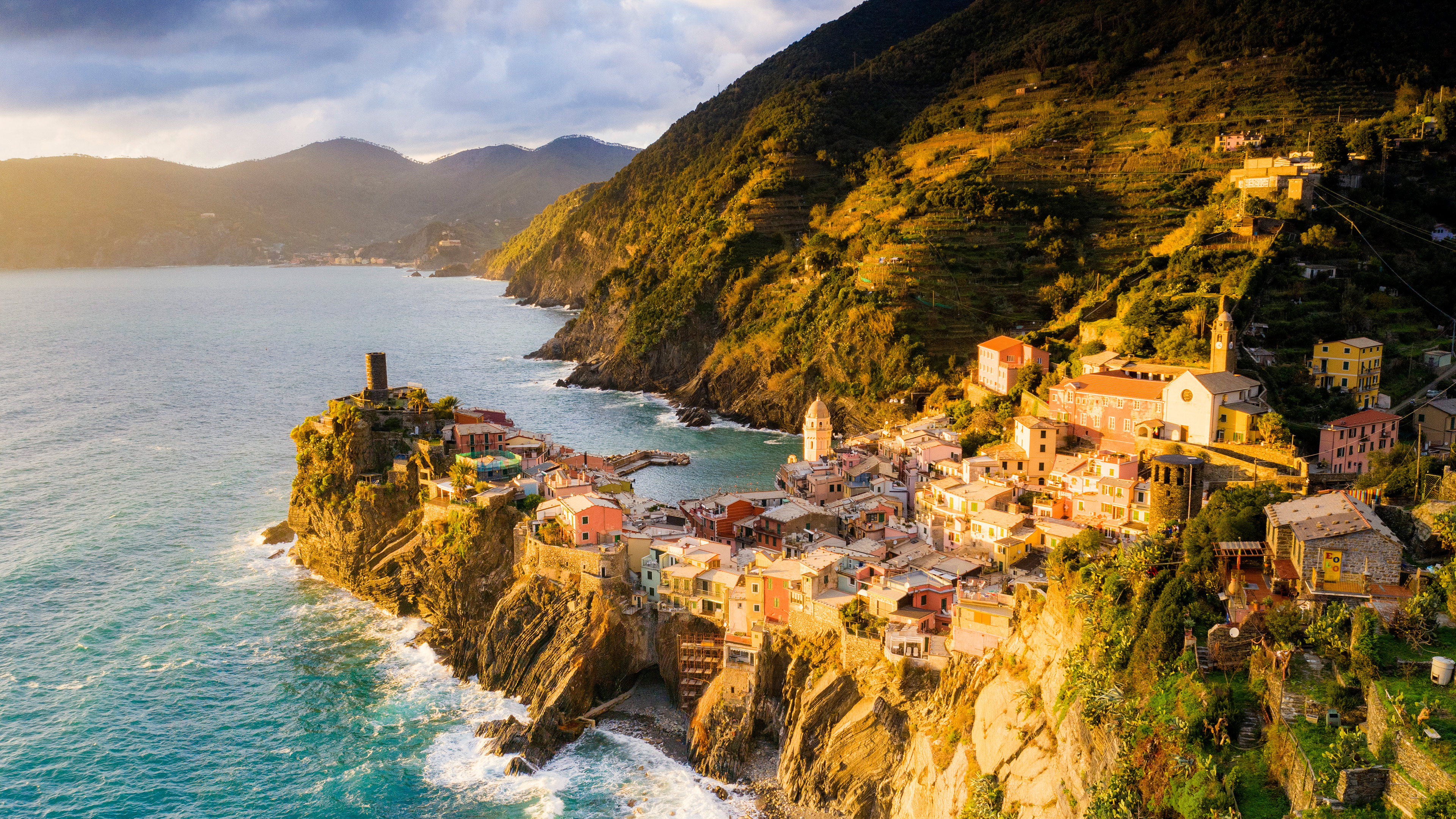 韦尔纳扎村，五渔村，利古里亚，意大利 (© Roberto Moiola/Sysaworld/Getty Images)