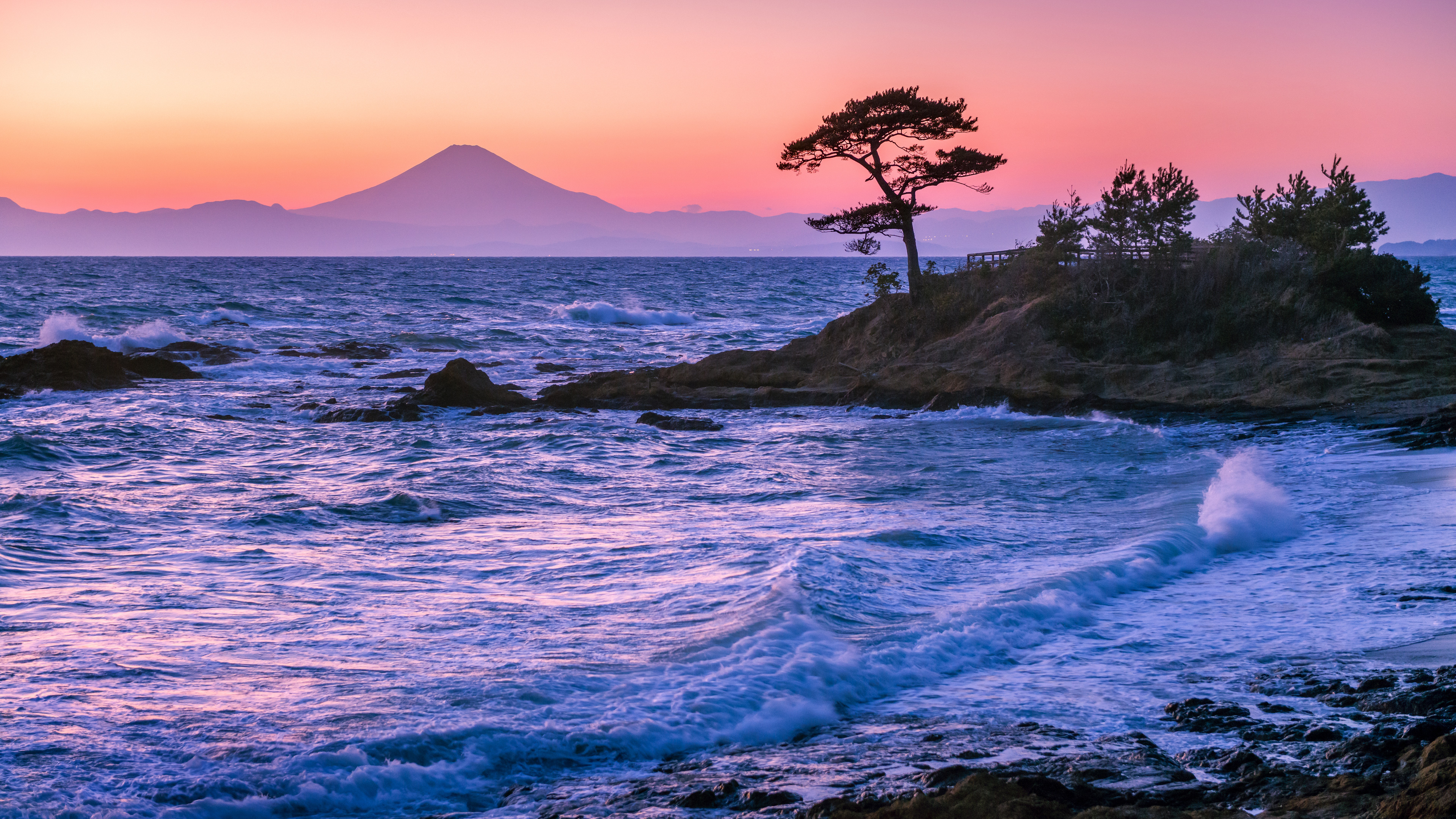 立石公园，神奈川县，日本 (© blew_s/Shutterstock)