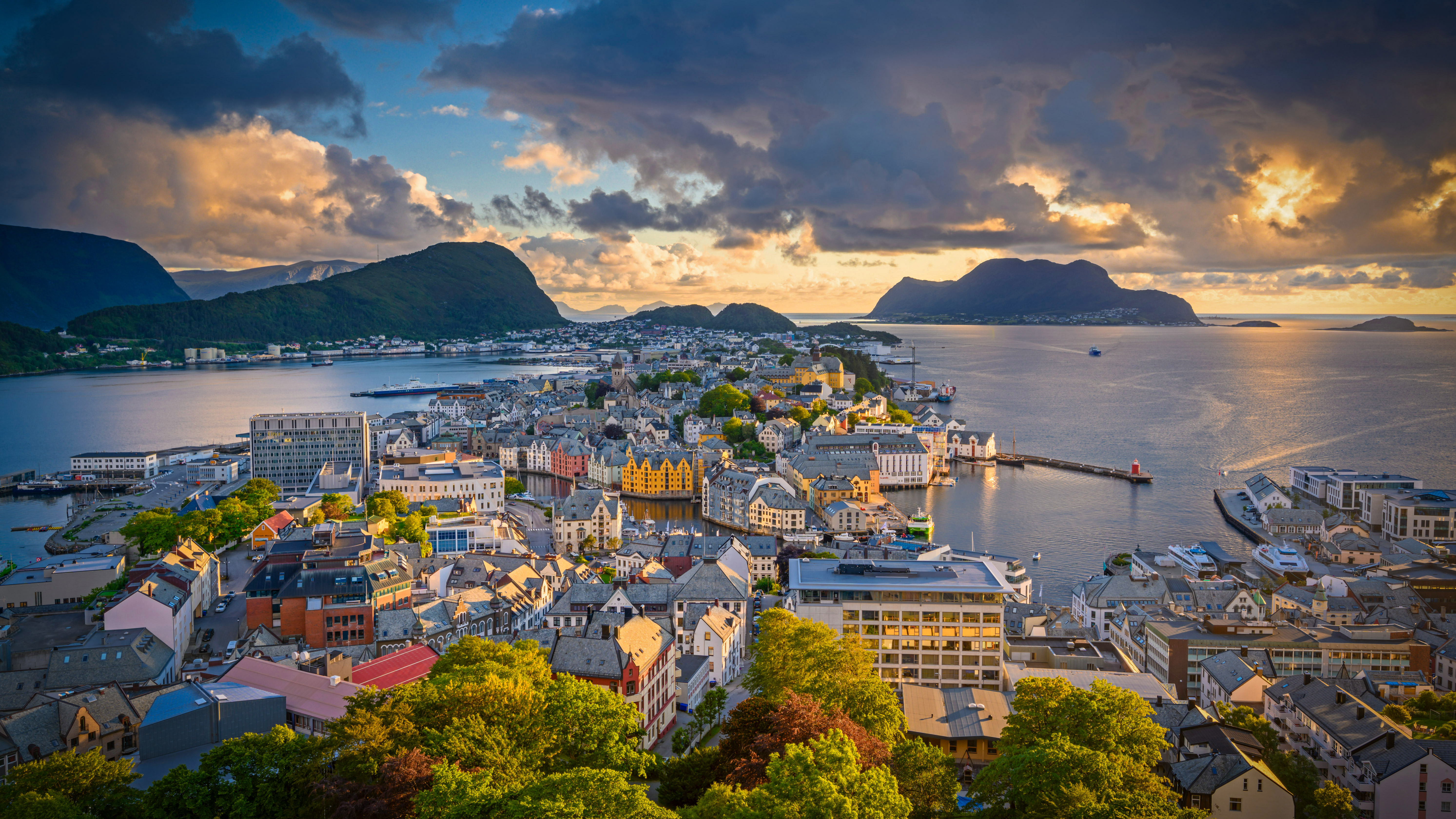 奥勒松，挪威 (© AWL Images/Offset by Shutterstock)