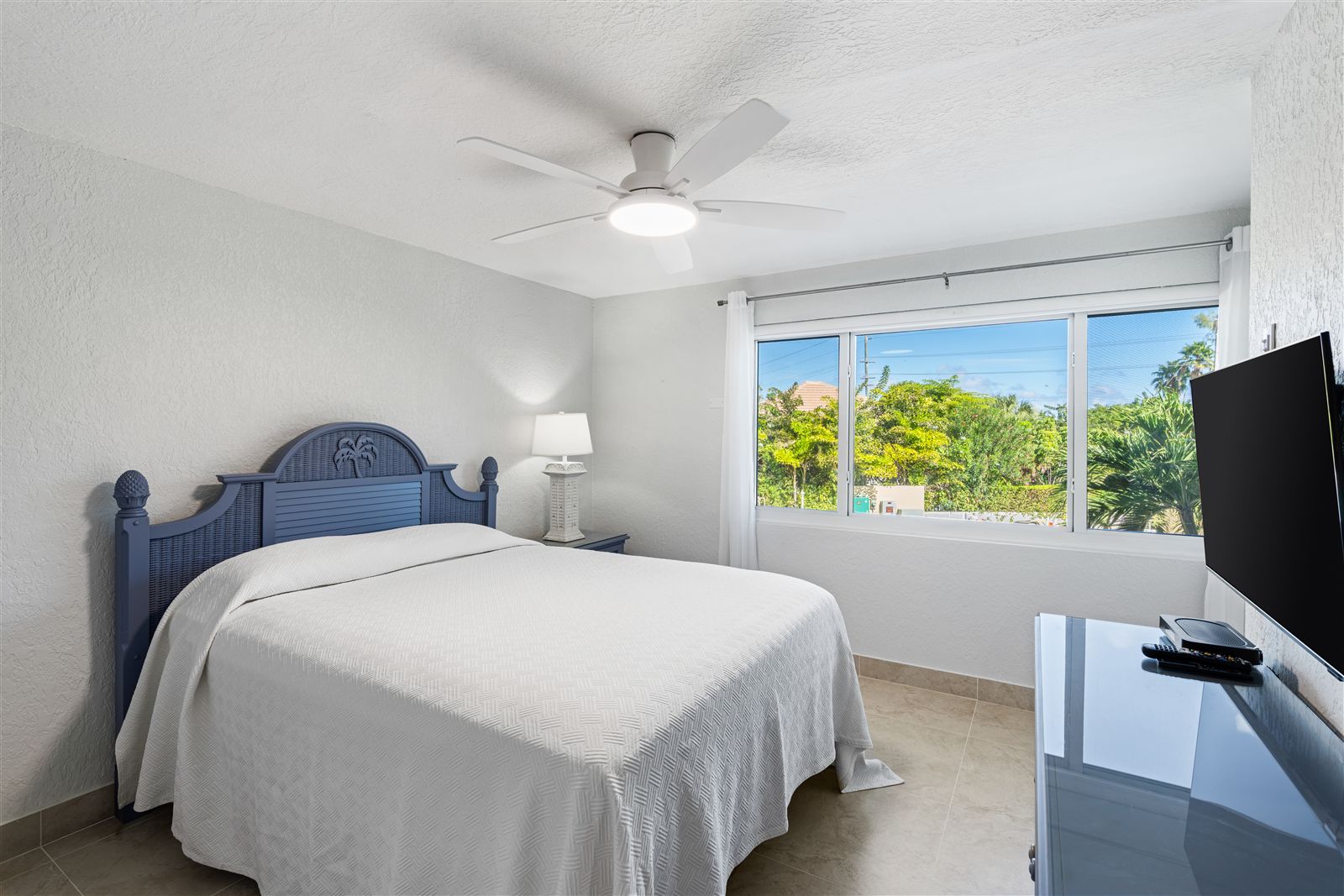 2 Bedroom Ocean Front Two-Story Patio