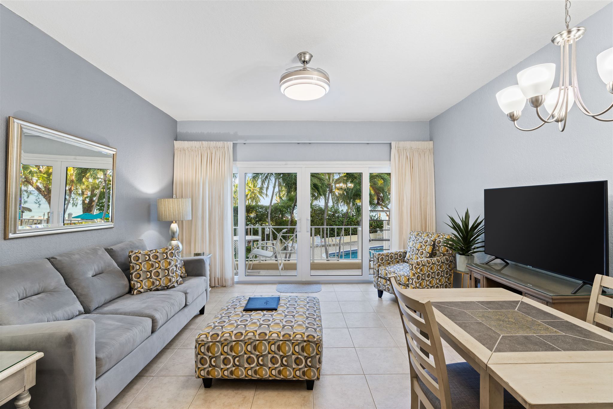 Ocean View 1 Bedroom Condo at London House — photo 1