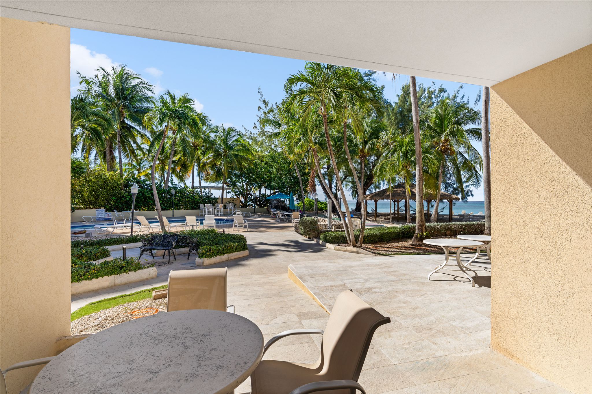 Condo 4 — Ocean Front Deluxe 2 Bedroom Condo photo 5