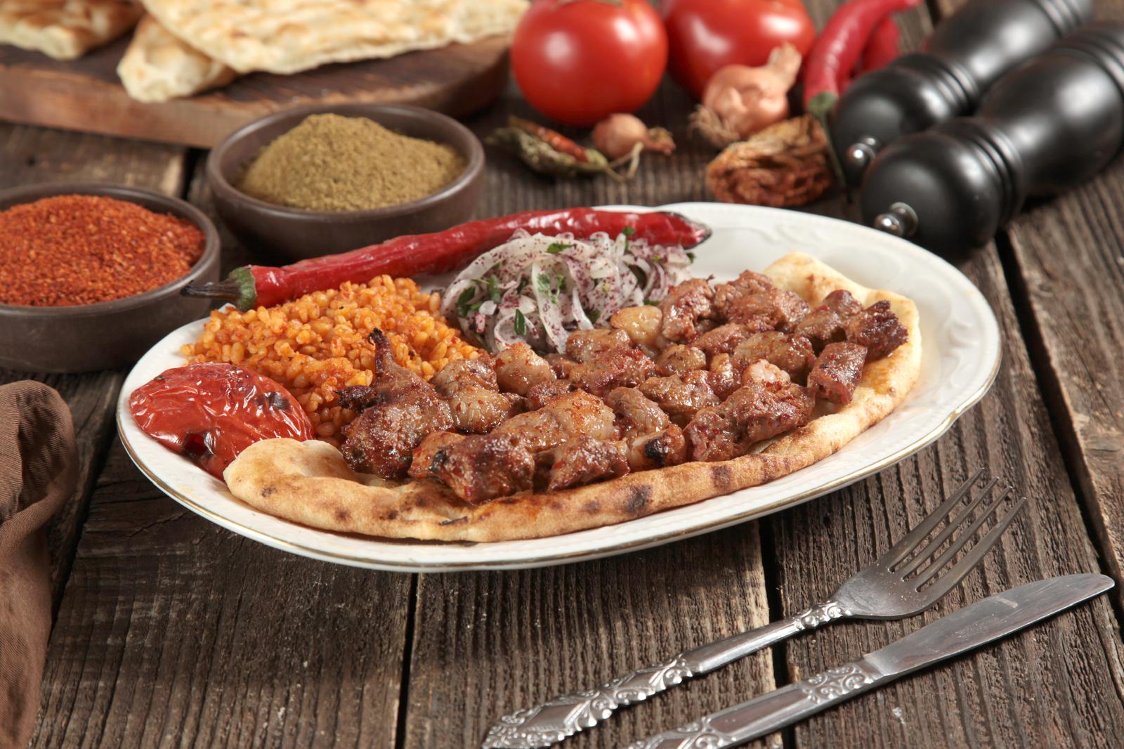 Nyársra húzott hús