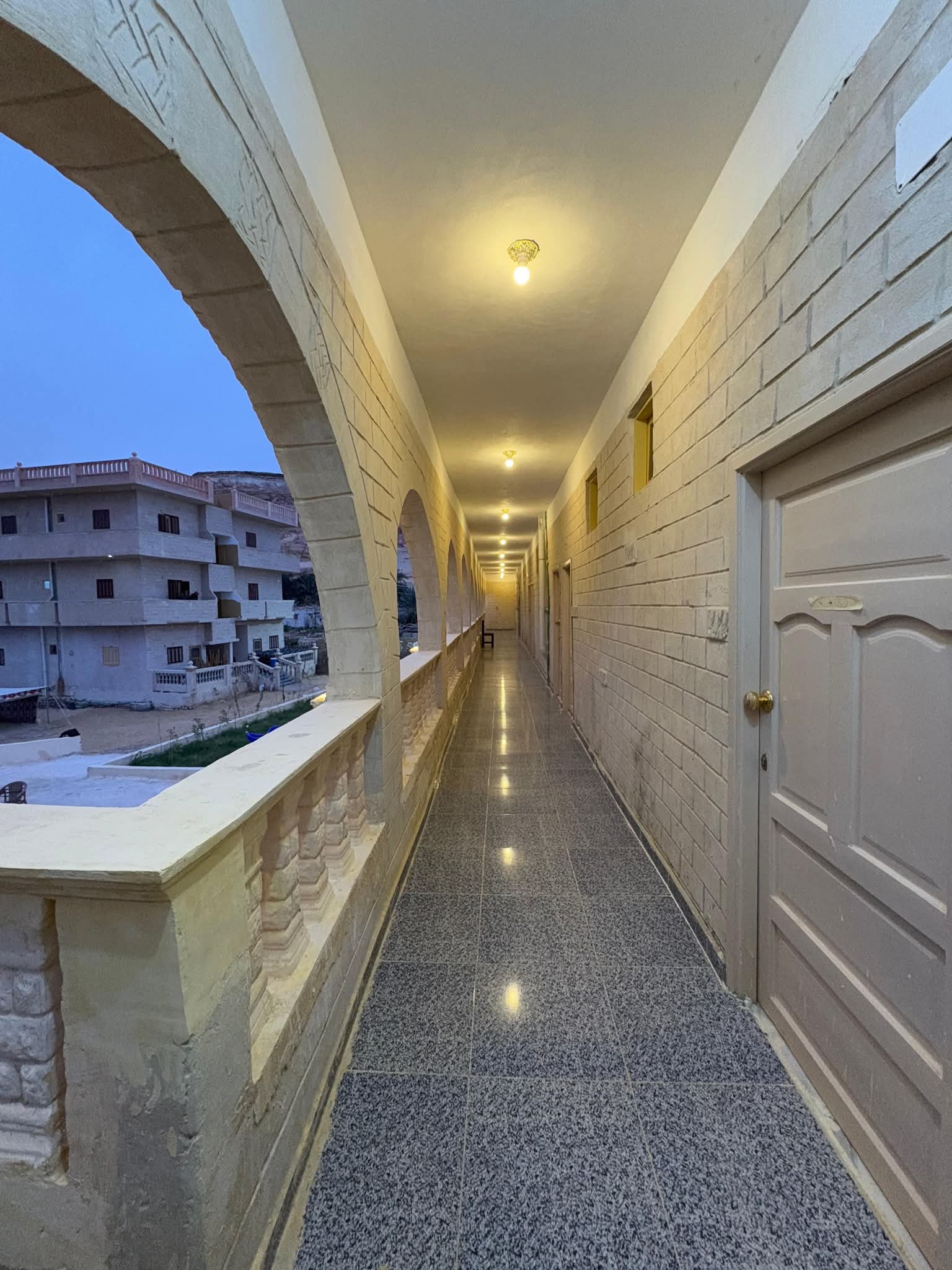فندق العجواني 4