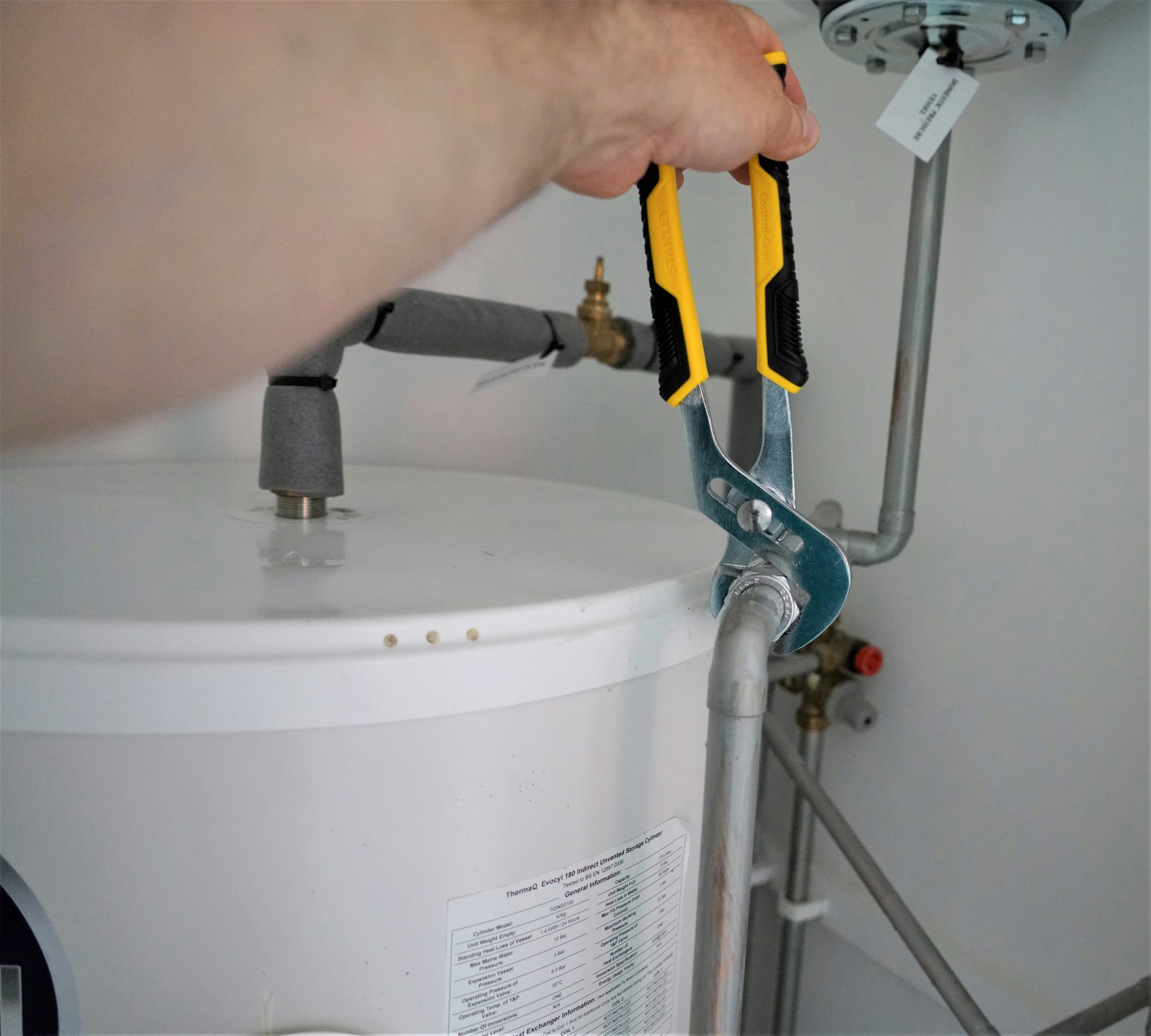 Water heater pipe repair