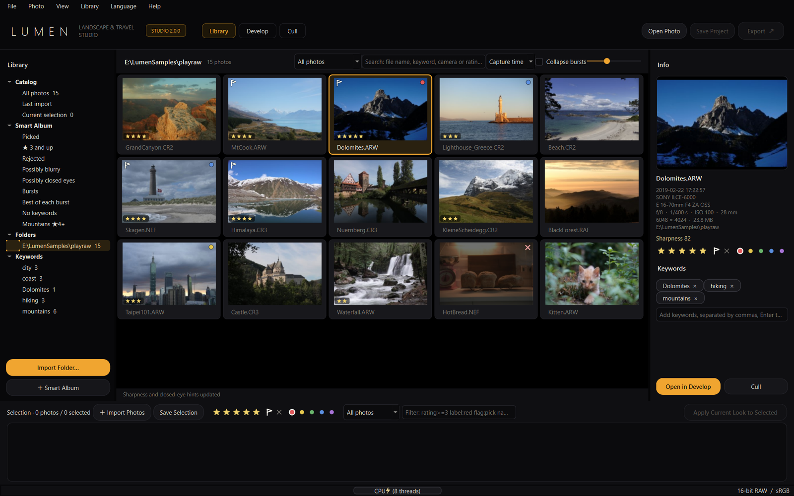 LUMEN RAW 2.0.0 in English: the Library page with the folder tree, smart albums and keywords on the left, the thumbnail grid with stars, pick flags, color labels and a rejected photo, and the selected photo's capture data, sharpness, rating and keywords on the right