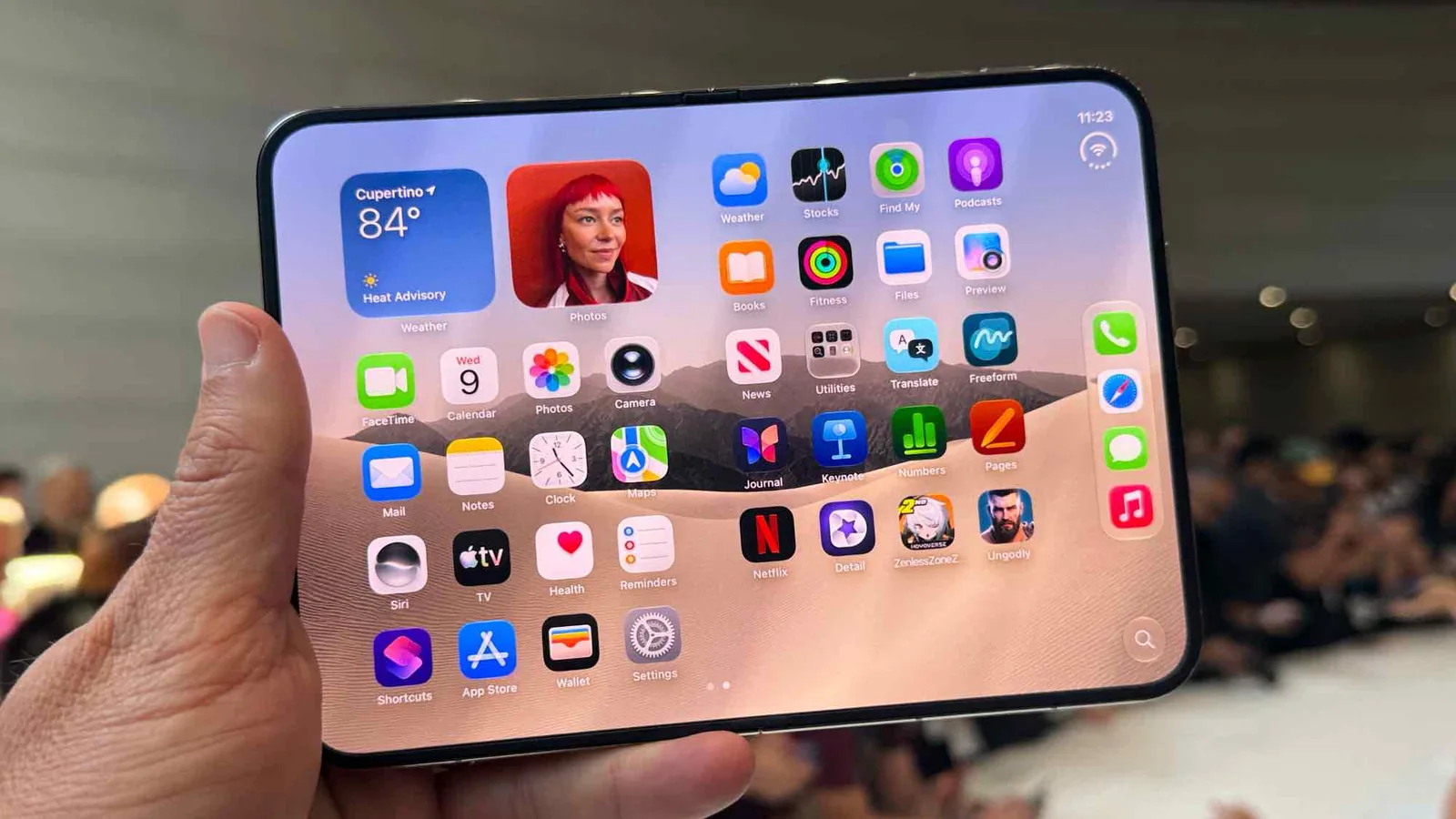 iPhone Duo hands on