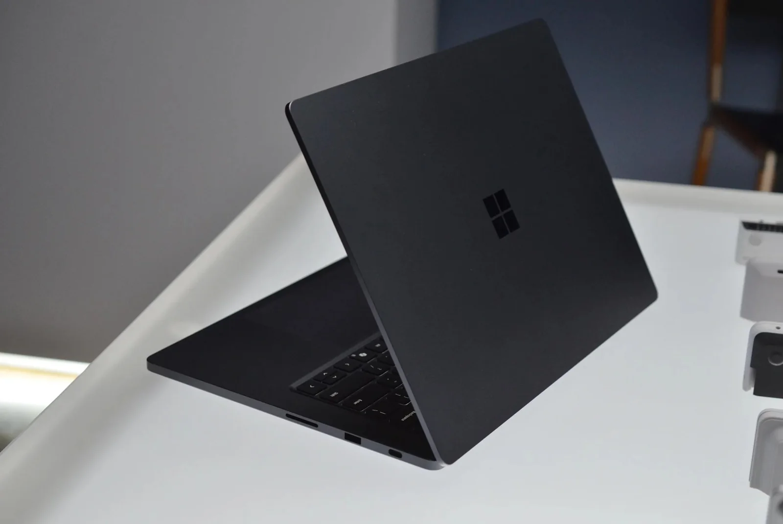surfacelaptopultra10