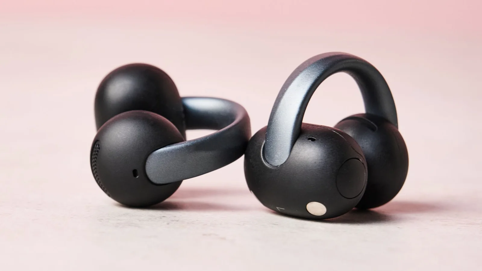 Anker Soundcore AeroClip 2 Review: Featherweight Open Earbuds With Smart Upgrades
