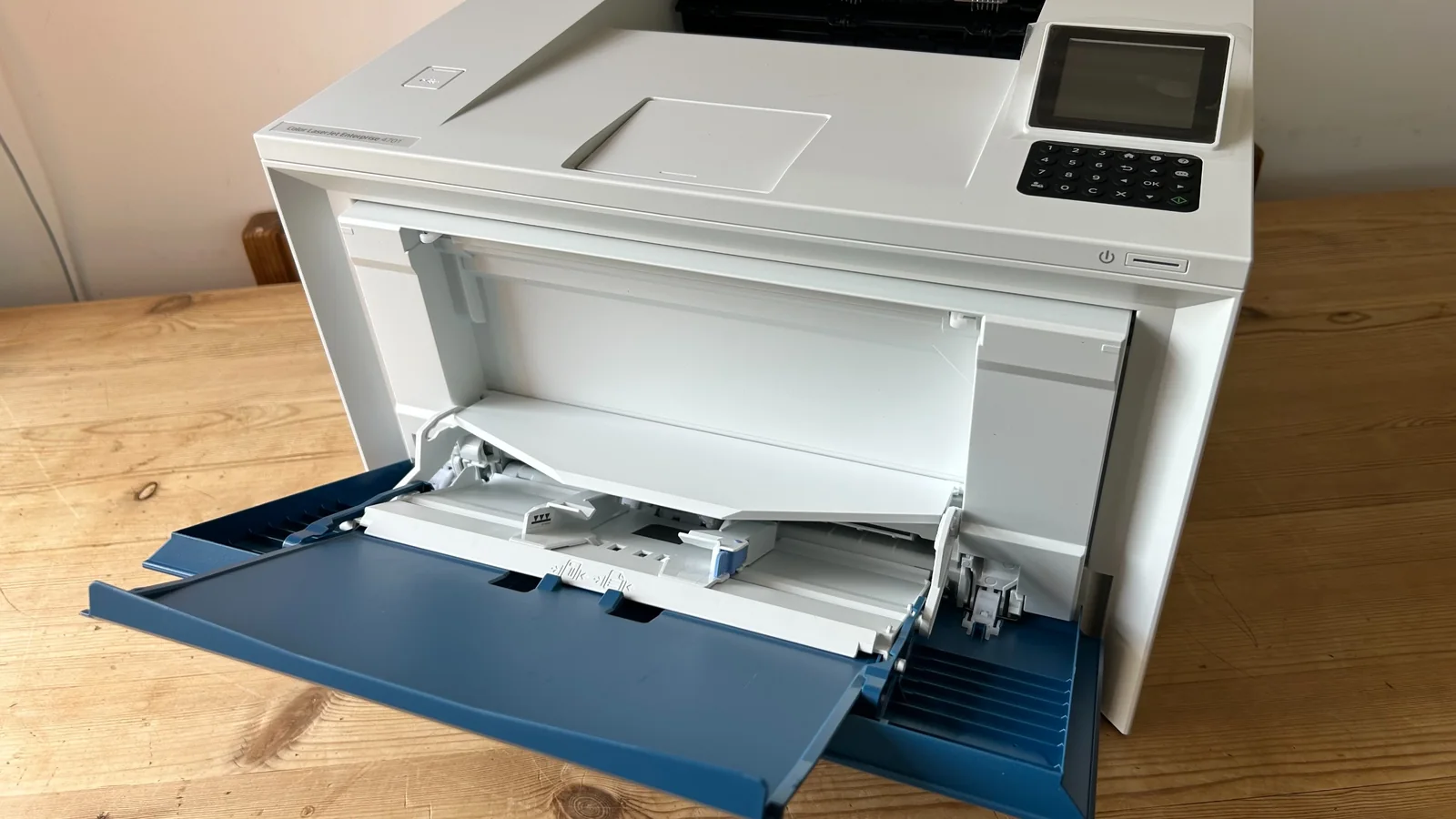 Testing out the HP Color LaserJet Enterprise 4701 laser printer in our home office