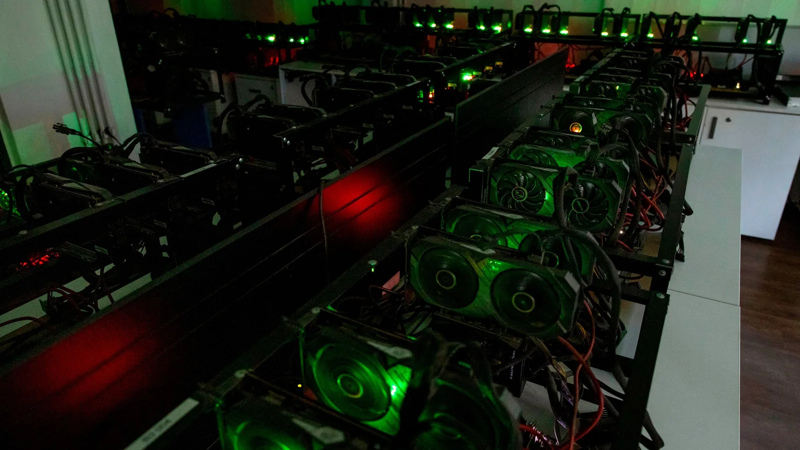 Crypto Mining Rig With 54GB VRAM Purchased for $35 Runs Local AI Models