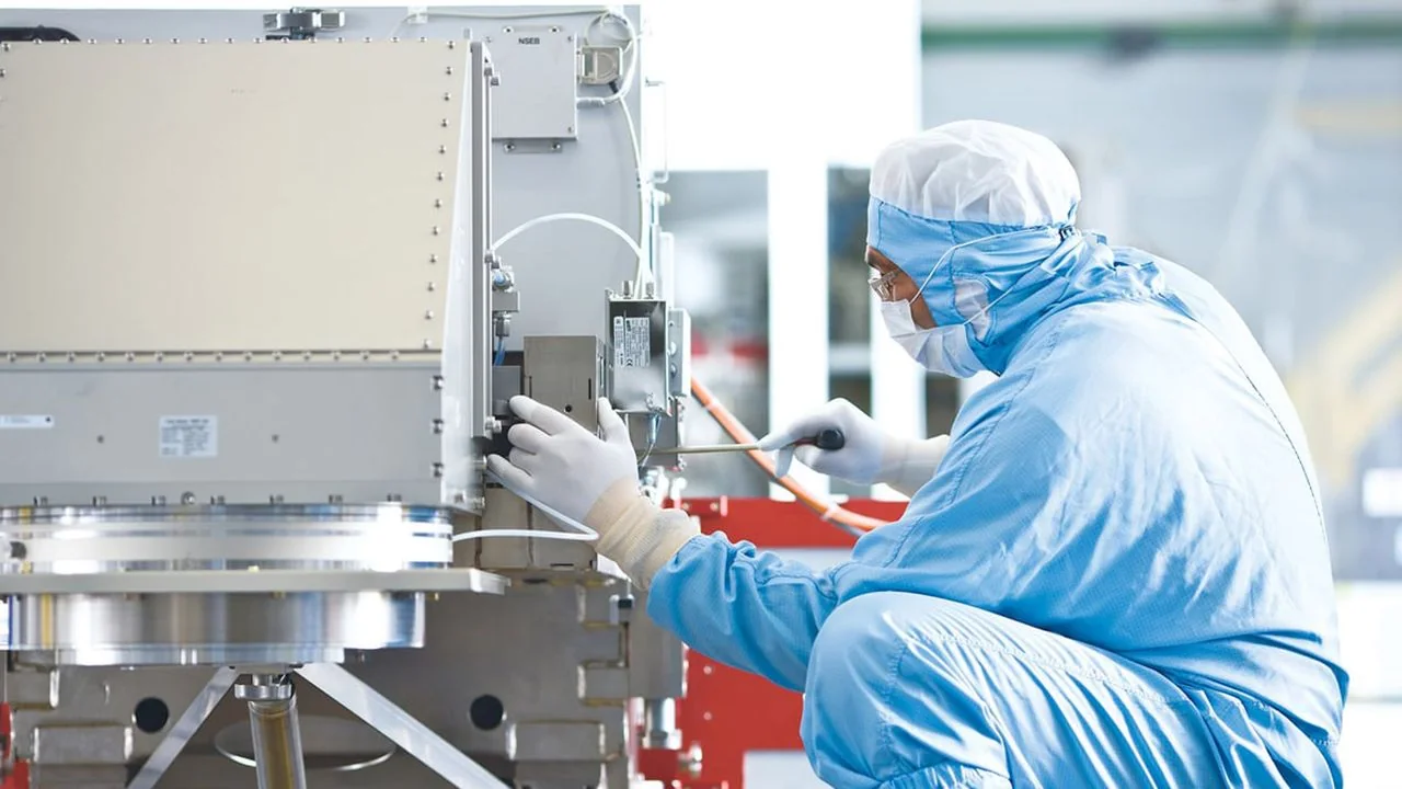 China Reportedly Stockpiles 343 Immersion DUV Tools for Advanced Chipmaking