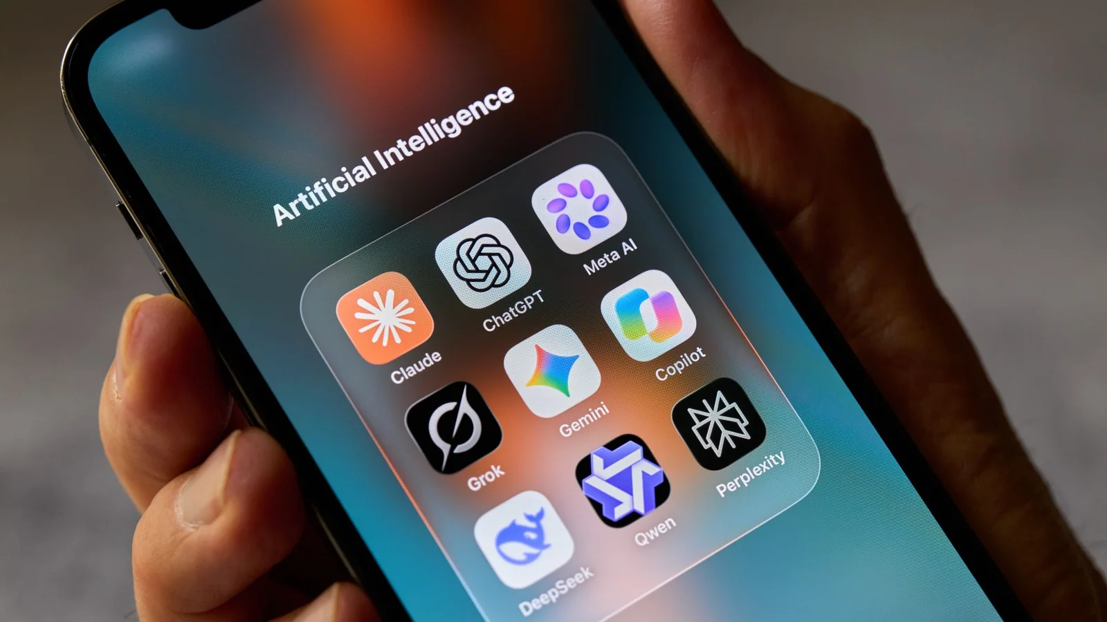 Anthropic Warns of Self-Replicating AI Worm Threat on Consumer Devices