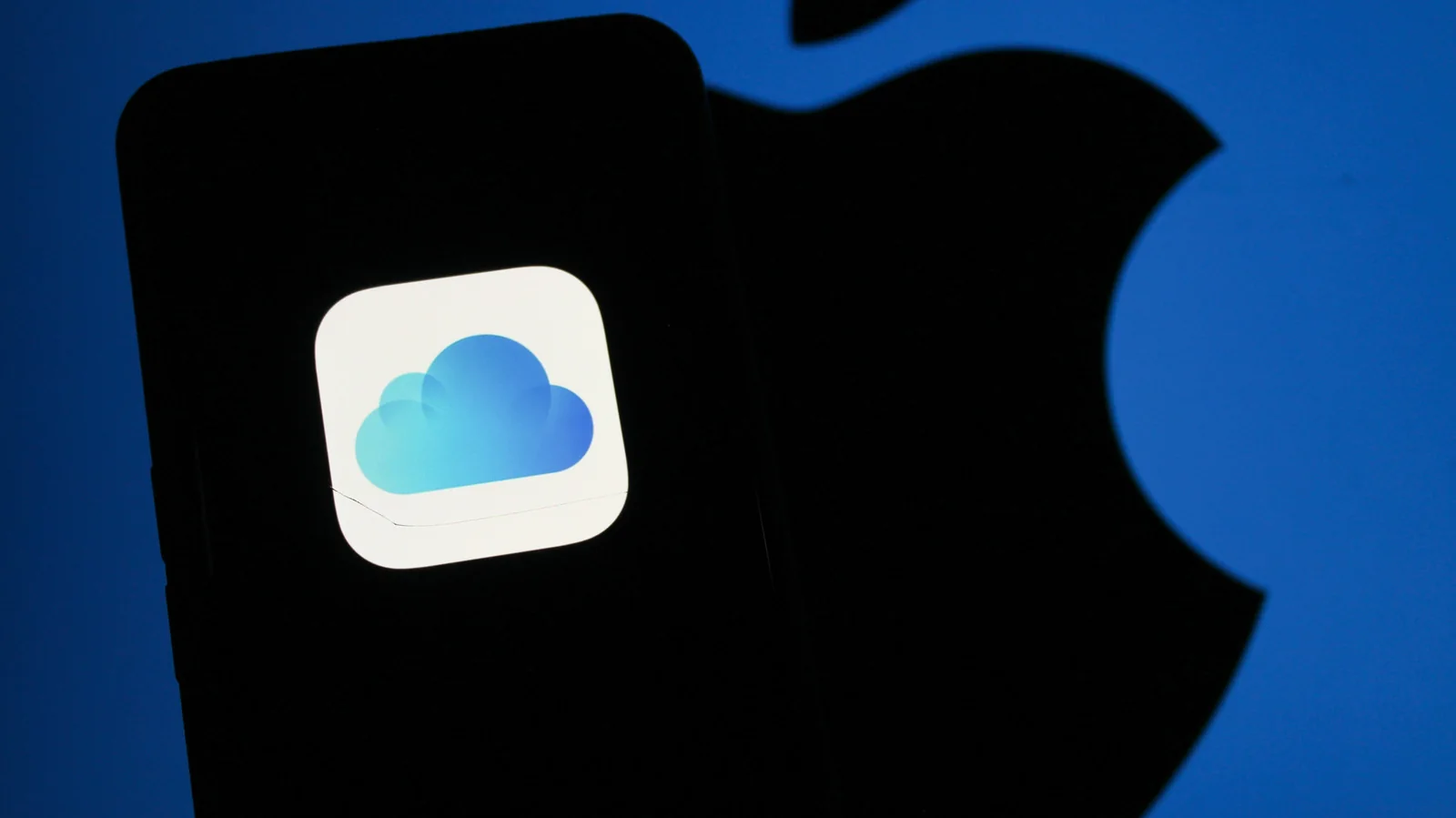 What Happens to Your Google and Apple Accounts After You Die?