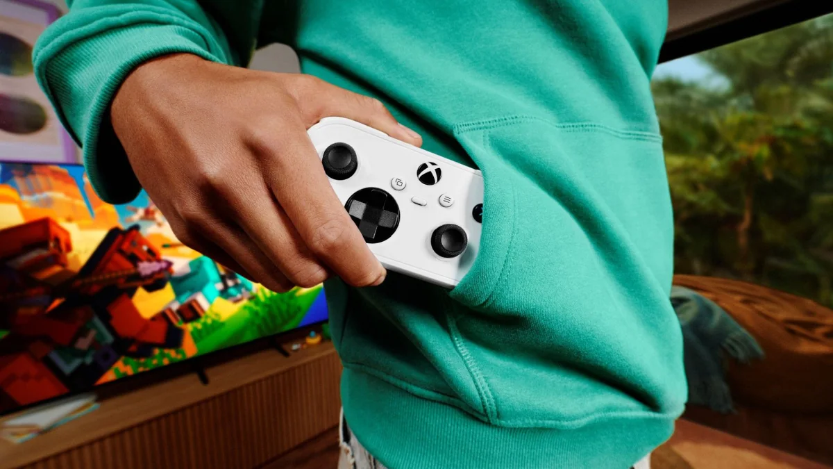 Microsoft Reveals Pocket-Sized Xbox Nano Controller With Wireless Support