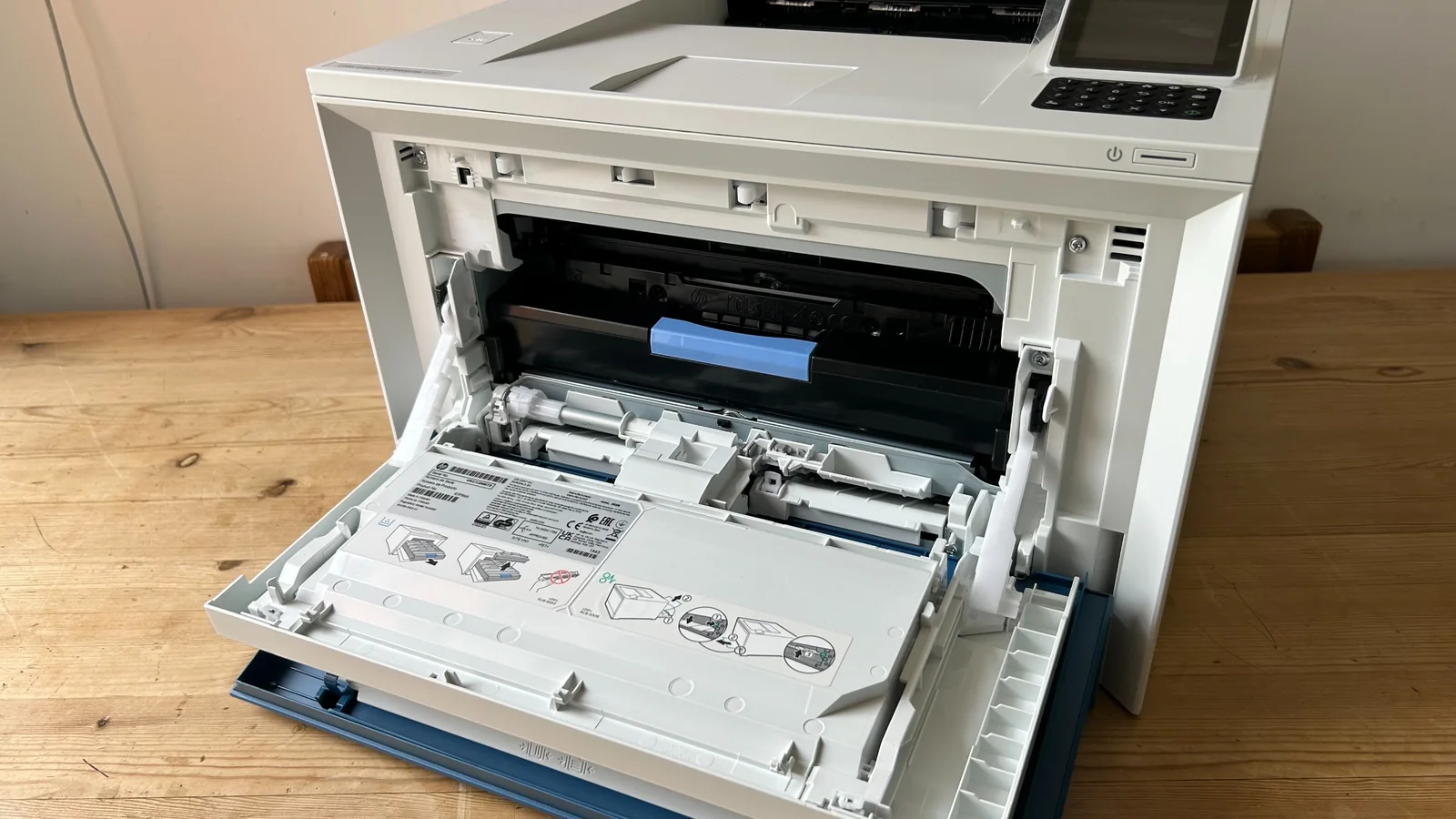 Testing out the HP Color LaserJet Enterprise 4701 laser printer in our home office