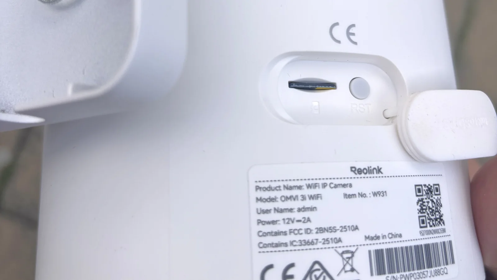 Reolink Omvi 3i security camera socket