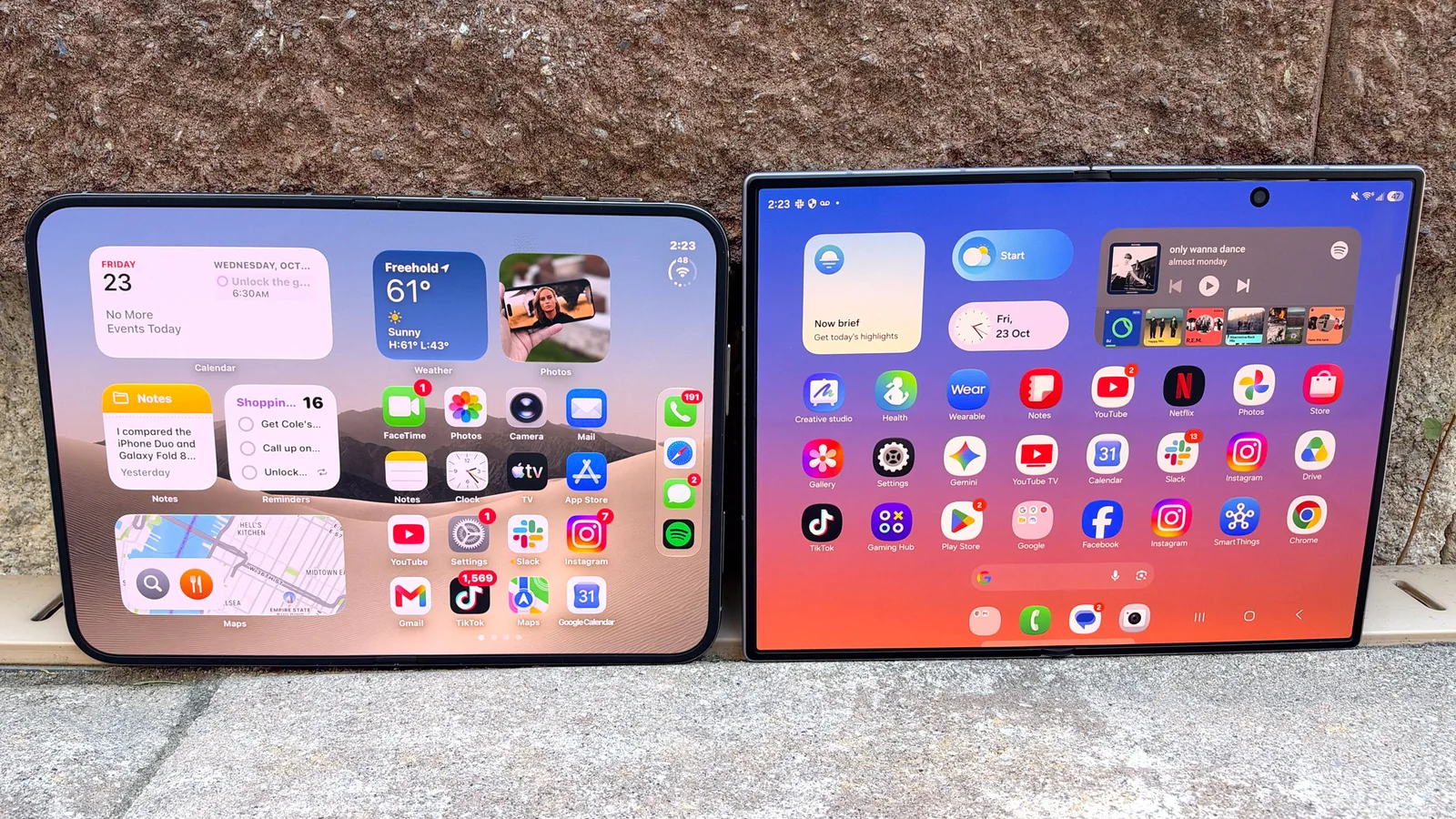 iphone Duo vs. Galaxy Z Fold 8.